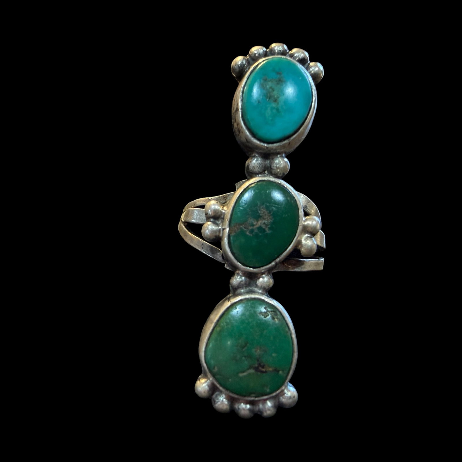 Vintage Sterling Silver Blue Green Turquoise Old Pawn Ring Sz 6 8.77g 925 Native American: Maker: Old Pawn. / Material: Sterling Silver. / Stone: Turquoise. / Size: 6. Face measures 1 3/4” x 1/2”. / Weight: 8.77 grams. / Condition: Please note one side of the band needs to be re