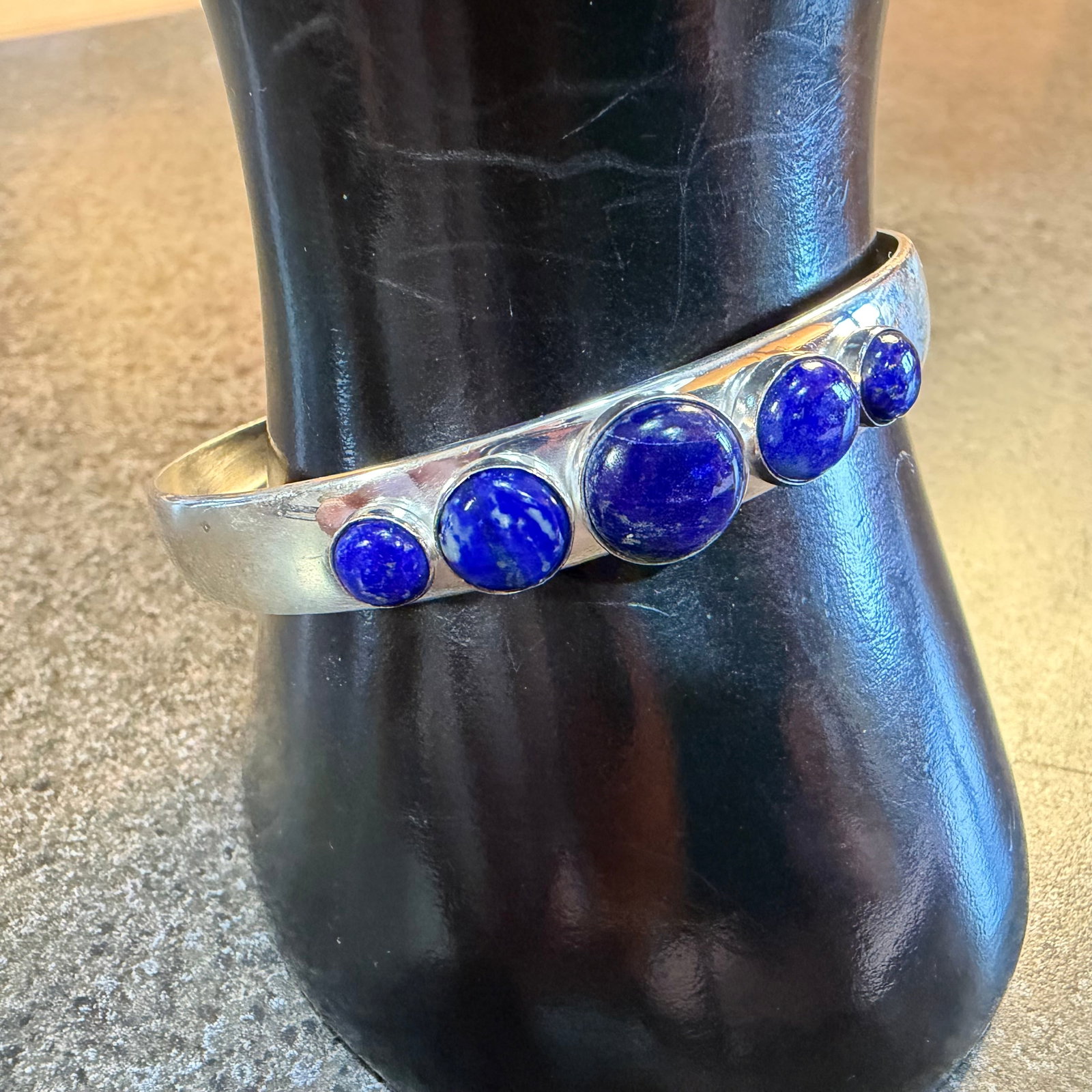 Sterling Silver Blue Lapis Native American Style Southwestern Cuff Bracelet Desert Rose 15.75g 925: Maker: Desert Rose Trading, China. / Material: Sterling Silver. / Stone: Blue Lapis. / Size: Opening 6.2 cm x 4.8 cm, with flex. Band 3/8” wide. / Weight: 15.75 grams. / Condition: Great, ready 