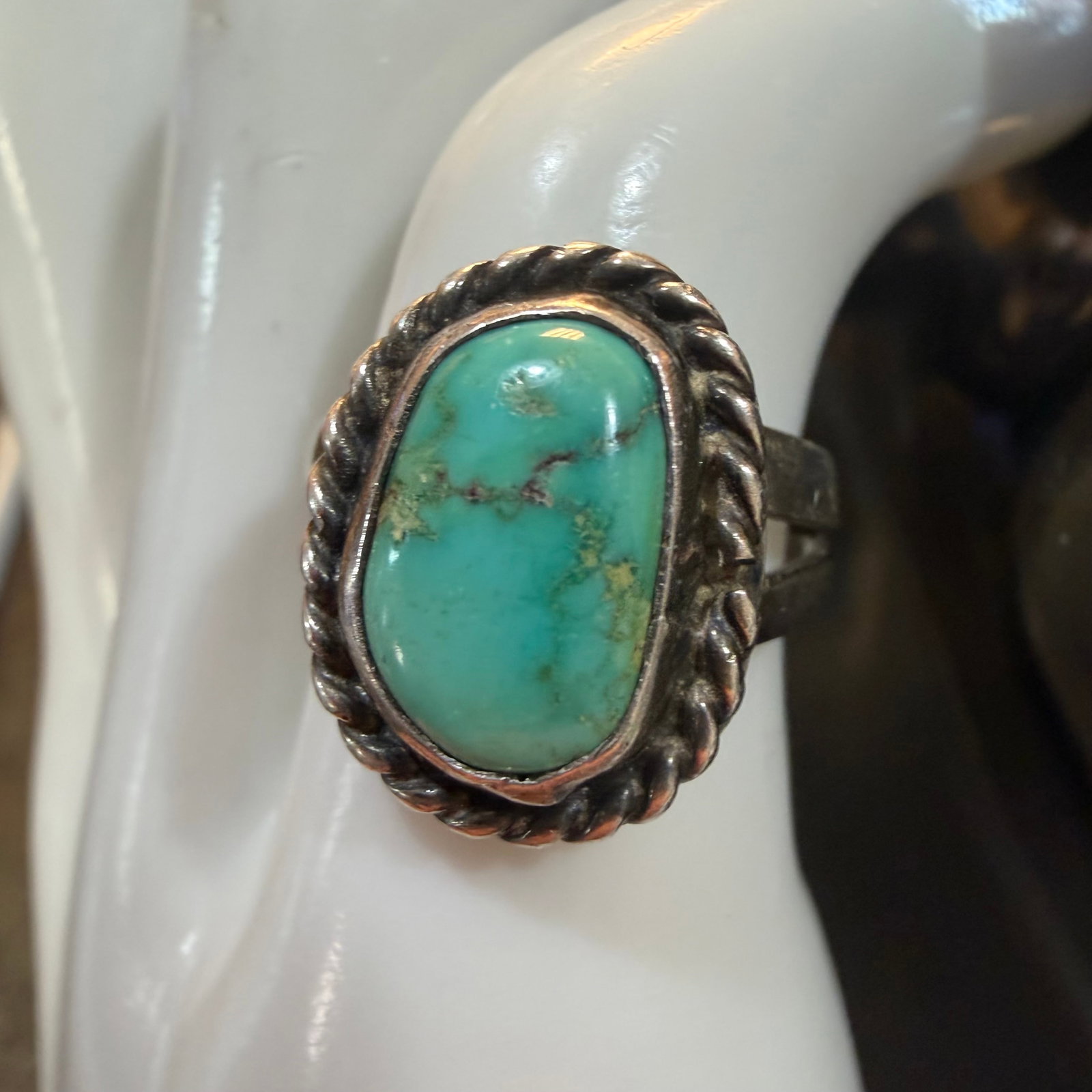 Vintage Native American Sterling Silver Turquoise Ring Old Pawn Sz 3.75 3.91g 925: Maker: Old Pawn. / Material: Sterling Silver. / Stone: Turquoise. / Size: 3.75. Face measures 5/8” x 1/2”. / Weight: 3.91 grams. / Condition: Great, ready to be enjoyed. / Sold as is. Meas