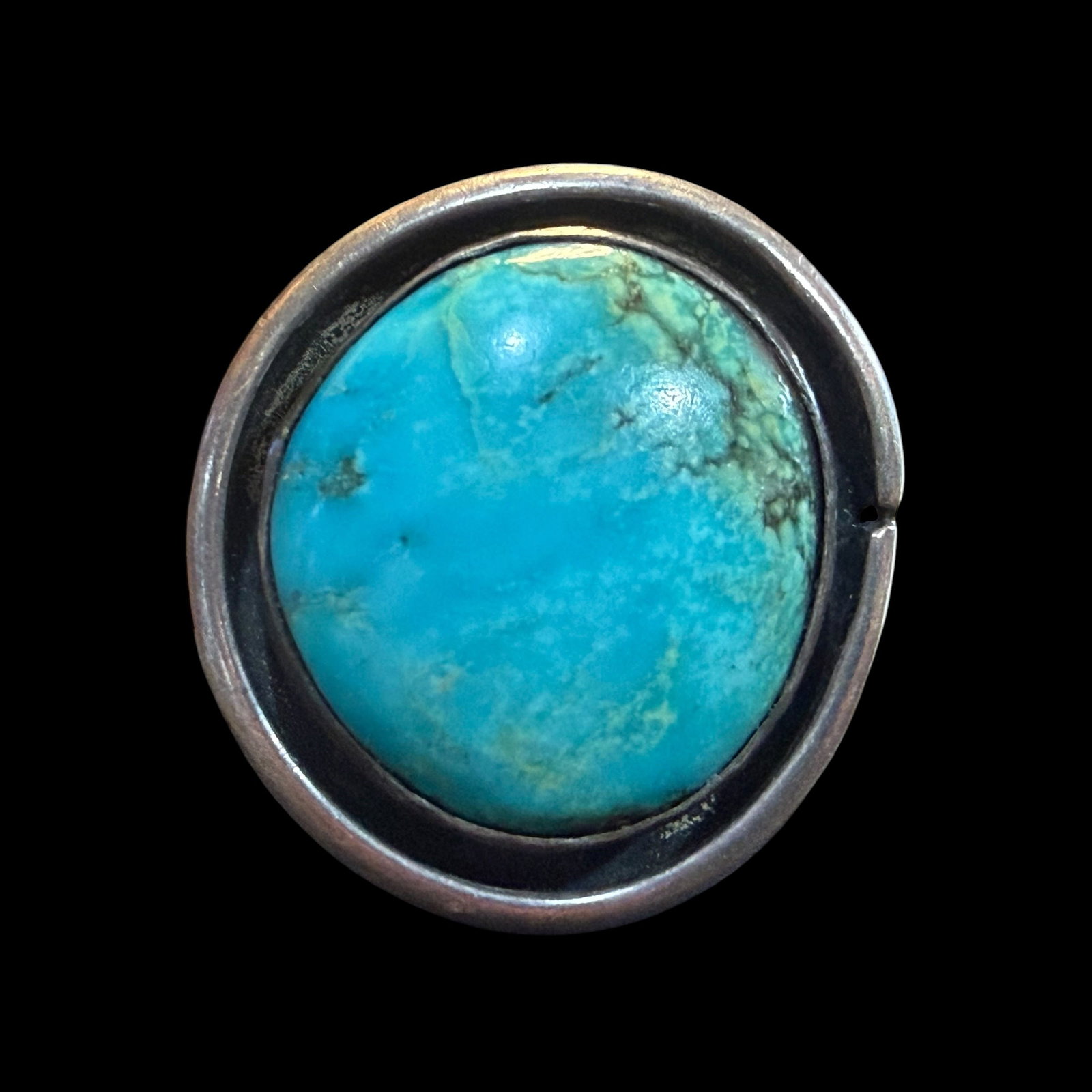 Vintage Old Pawn Native American Sterling Silver Turquoise Ring Sz 7 7.05g 925: Maker: Old Pawn. / Material: Sterling Silver. / Stone: Turquoise. / Size: 7. Face measures 7/8” x 13/16”. / Weight: 7.05 grams. / Condition: Great, ready to be enjoyed. / Sold as is. Measu