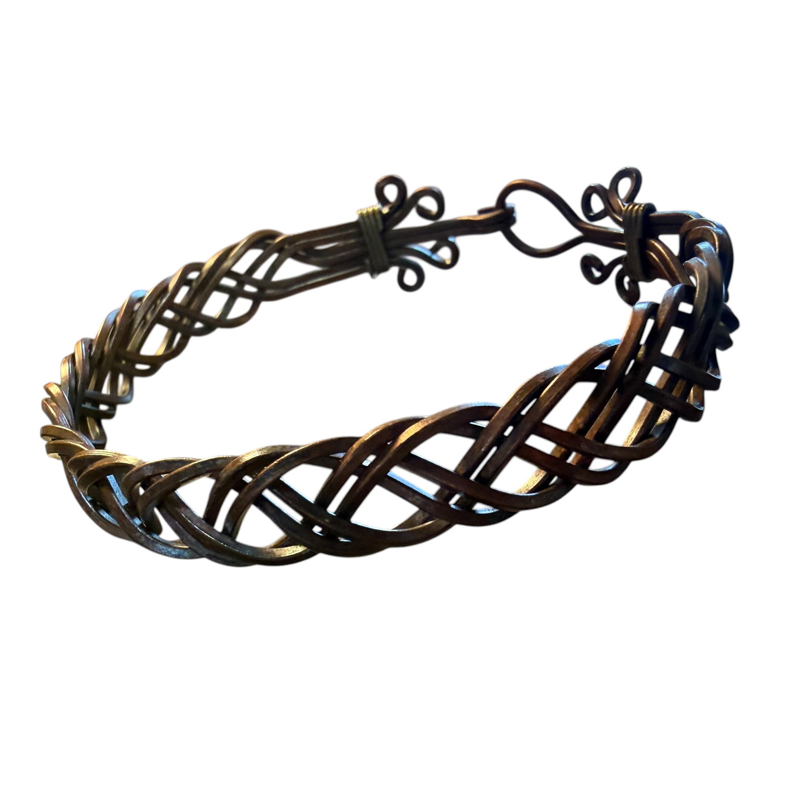 Vintage Braided Twisted Copper Bracelet 6.1cm x 5.5cm Boho Southwestern Style: Maker: Unmarked, unknown. / Material: Copper. / Size: Opening 6.1 cm x 5.5 cm with flex. / Condition: Great, ready to be enjoyed. / Sold as is. Measurements are approximate. Please see all photos as a