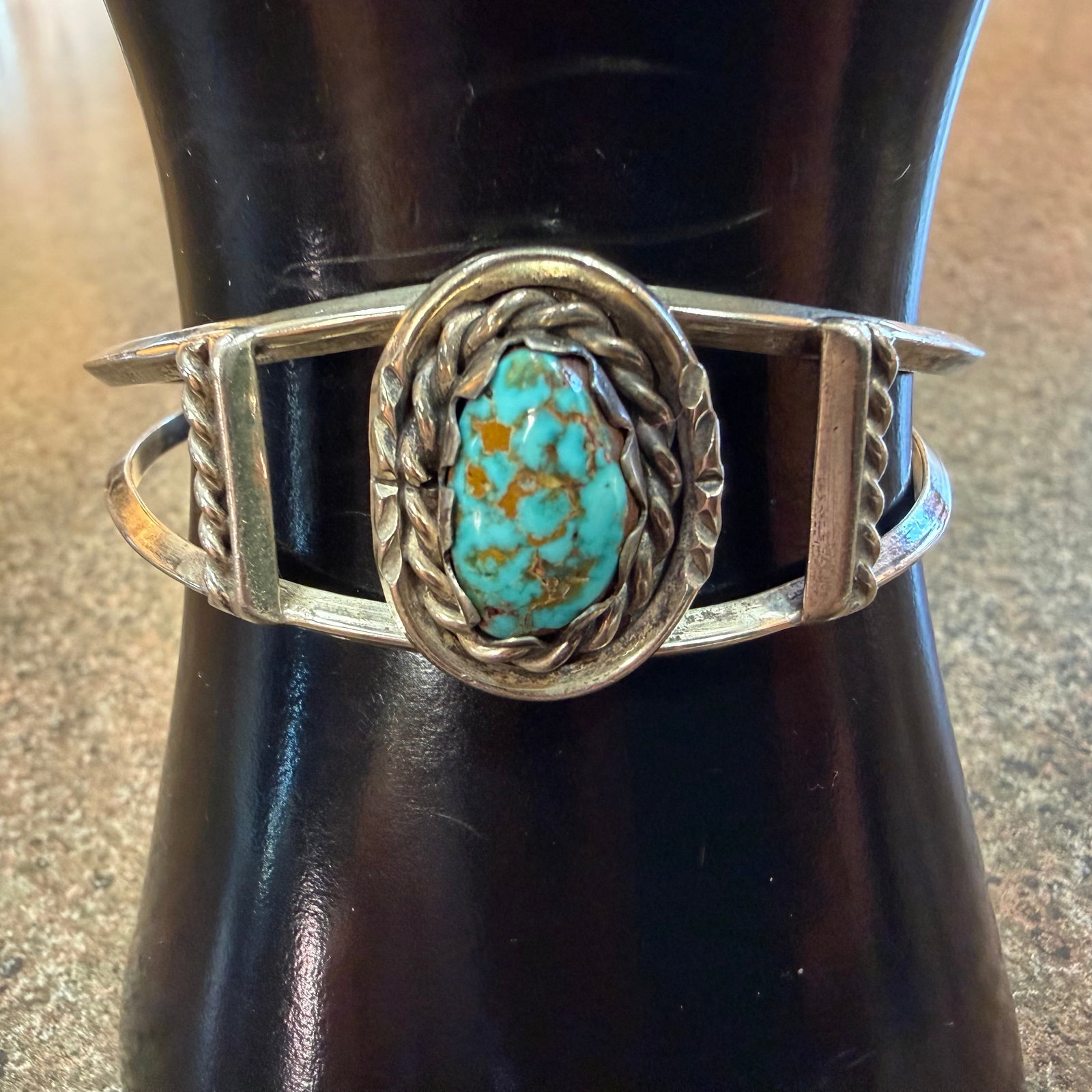 Vintage Native American Sterling Silver Turquoise Cuff Bracelet 5.6cm x 4.1cm 16.37g 925 Signed: Maker: Mark Shown, unknown. / Material: Sterling Silver. / Stone: Turquoise. / Size: Opening 5.6 cm x 4.1 cm, Face width 7/8”. / Weight: 16.37 grams. / Condition: Great, ready to be enjoyed. / S