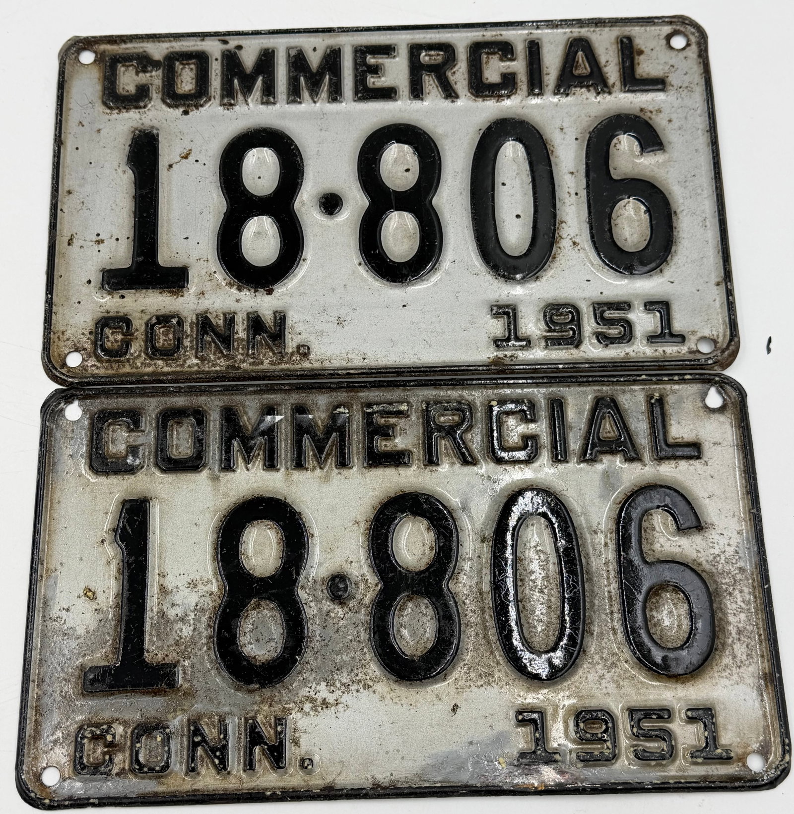 Pair of 1951 Connecticut Commercial License Plates 18-806 (1 of 2)