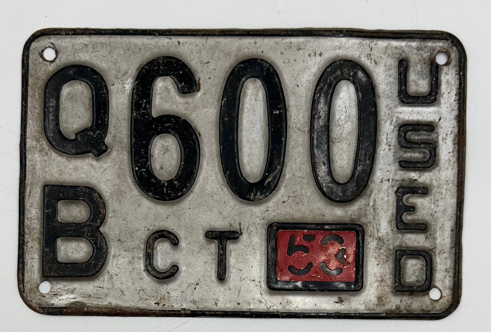 1953 Connecticut Used Car Dealer License Plate Q600B (1 of 5)