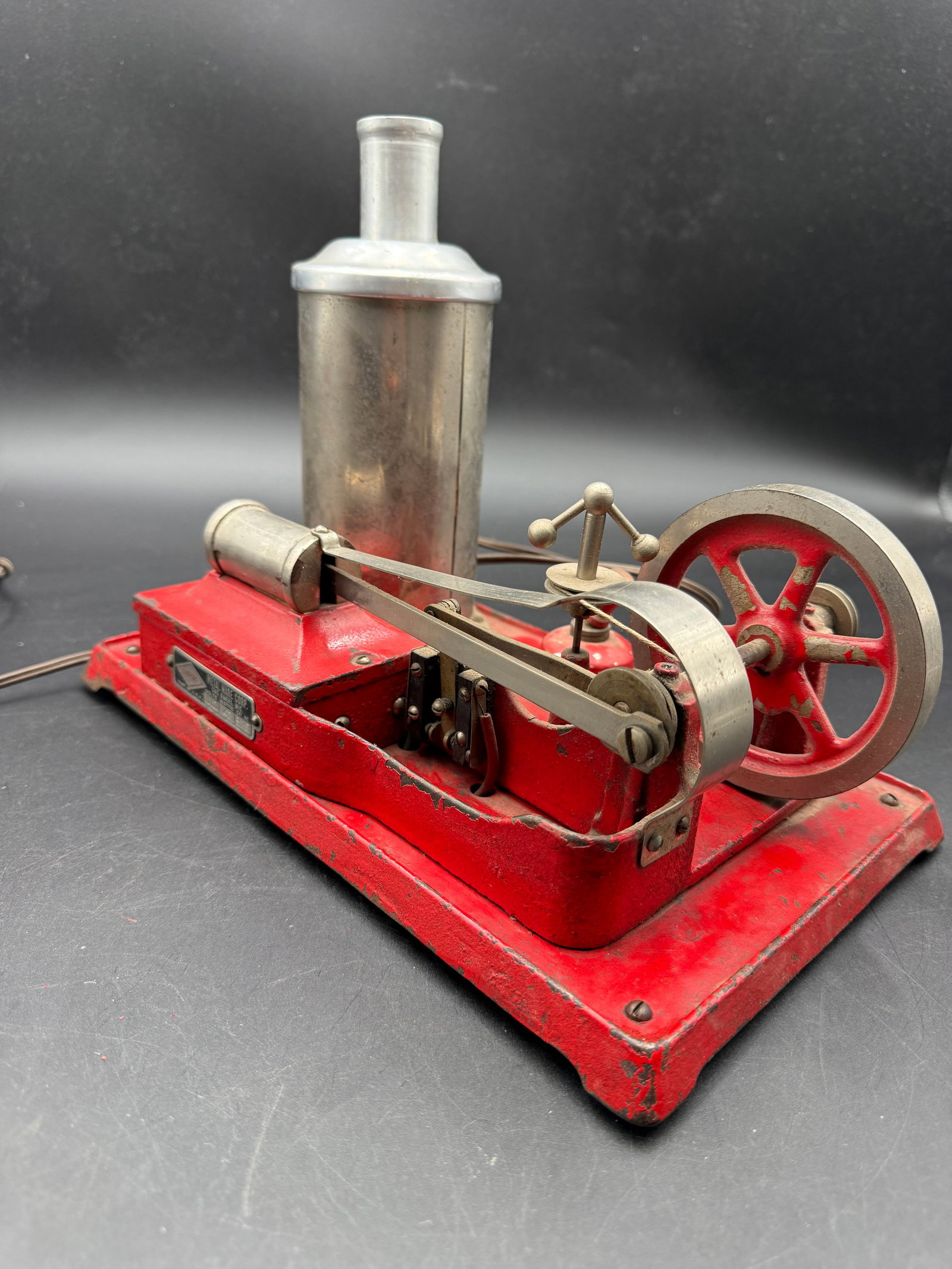 Empire Model B33 engine - 2