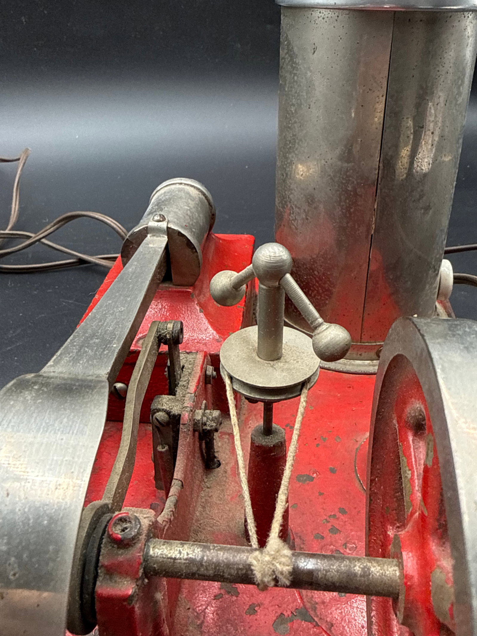 Empire Model B33 engine - 5