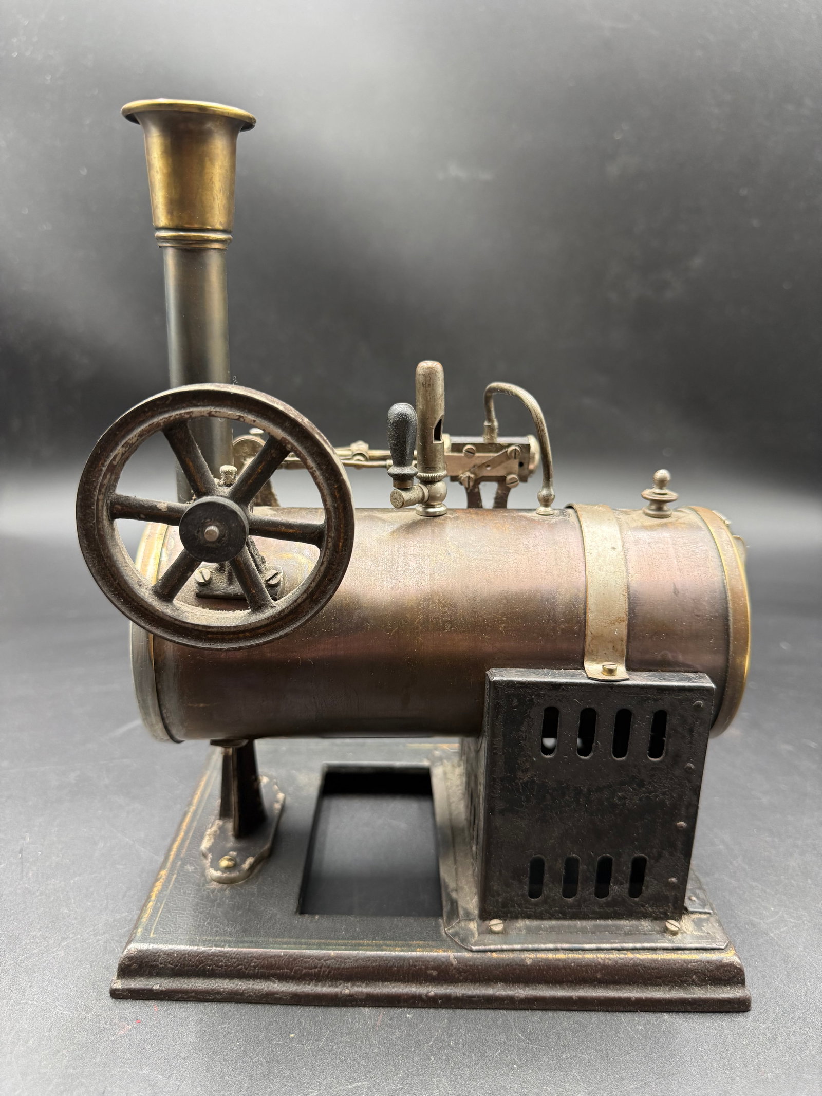 Carette Toy Steam Engine (1 of 9)