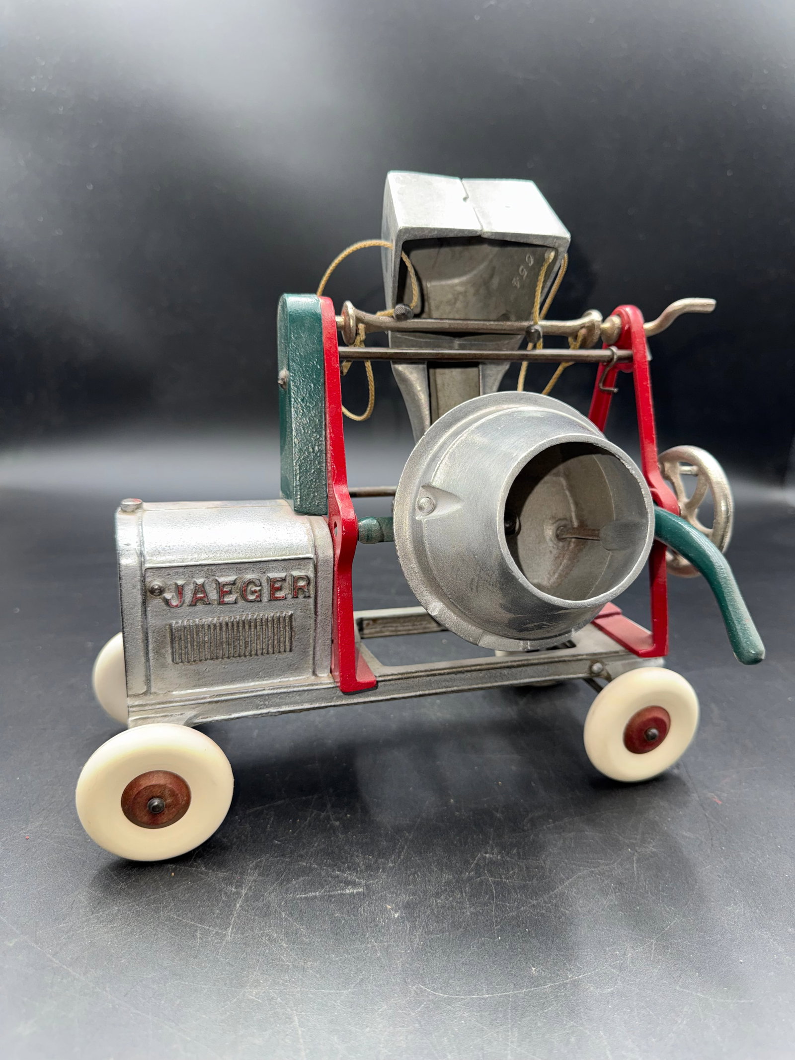 Vintage Kenton Jaeger Cast Iron Cement Mixer (1 of 7)