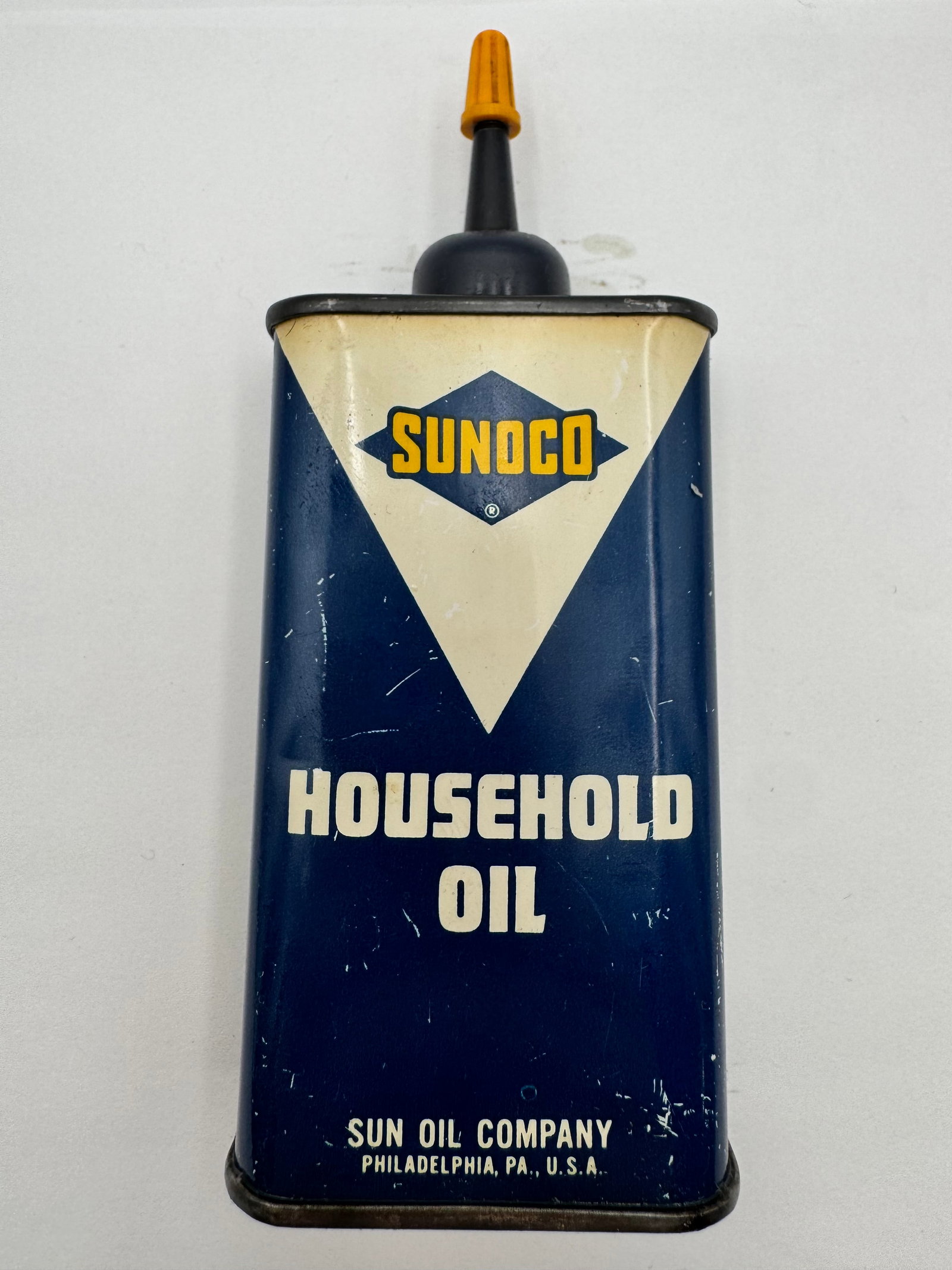 Vintage 1950s Sunoco Household Oil 4oz Gas Pump Oiler Can Full: Vintage 1950s Sunoco Household Oil 4 oz gas pump style oiler can with original spout and cap. This colorful advertising can features classic mid-century service station graphics and retains its origin