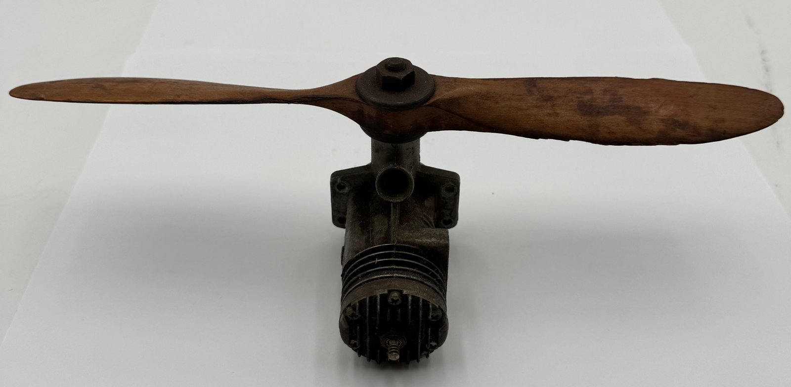 Rare Vintage FOX 35 Model Airplane Engine w Wood Propeller RC Motor (1 of 8)