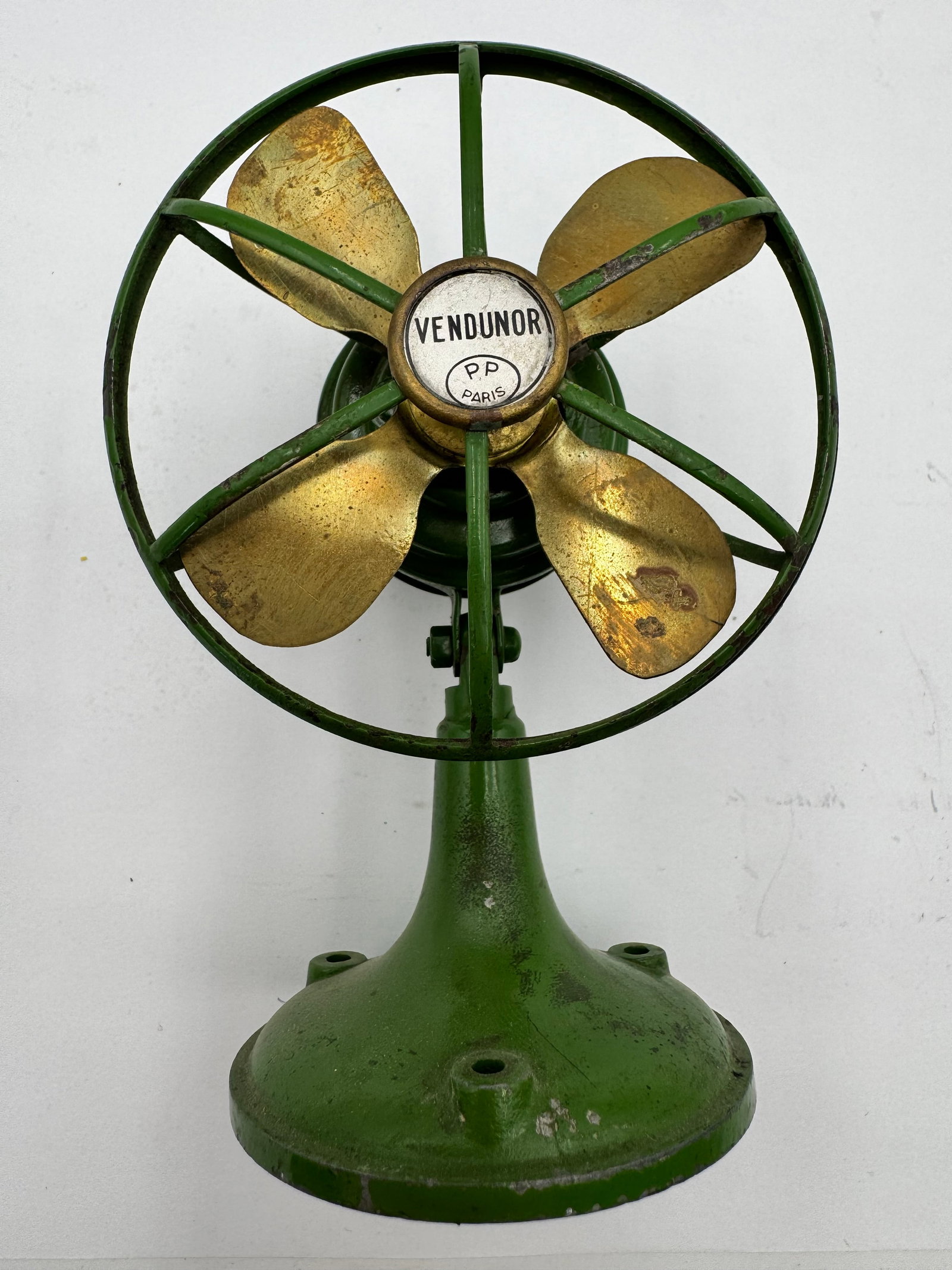 Rare Vendunor PP Paris Mini Brass Blade Fan French Industrial Decor: Rare vintage miniature fan marked “Vendunor PP Paris.” Features brass blades with green painted metal frame and French industrial styling. Likely a decorative desk fan, salesman sample, or nov