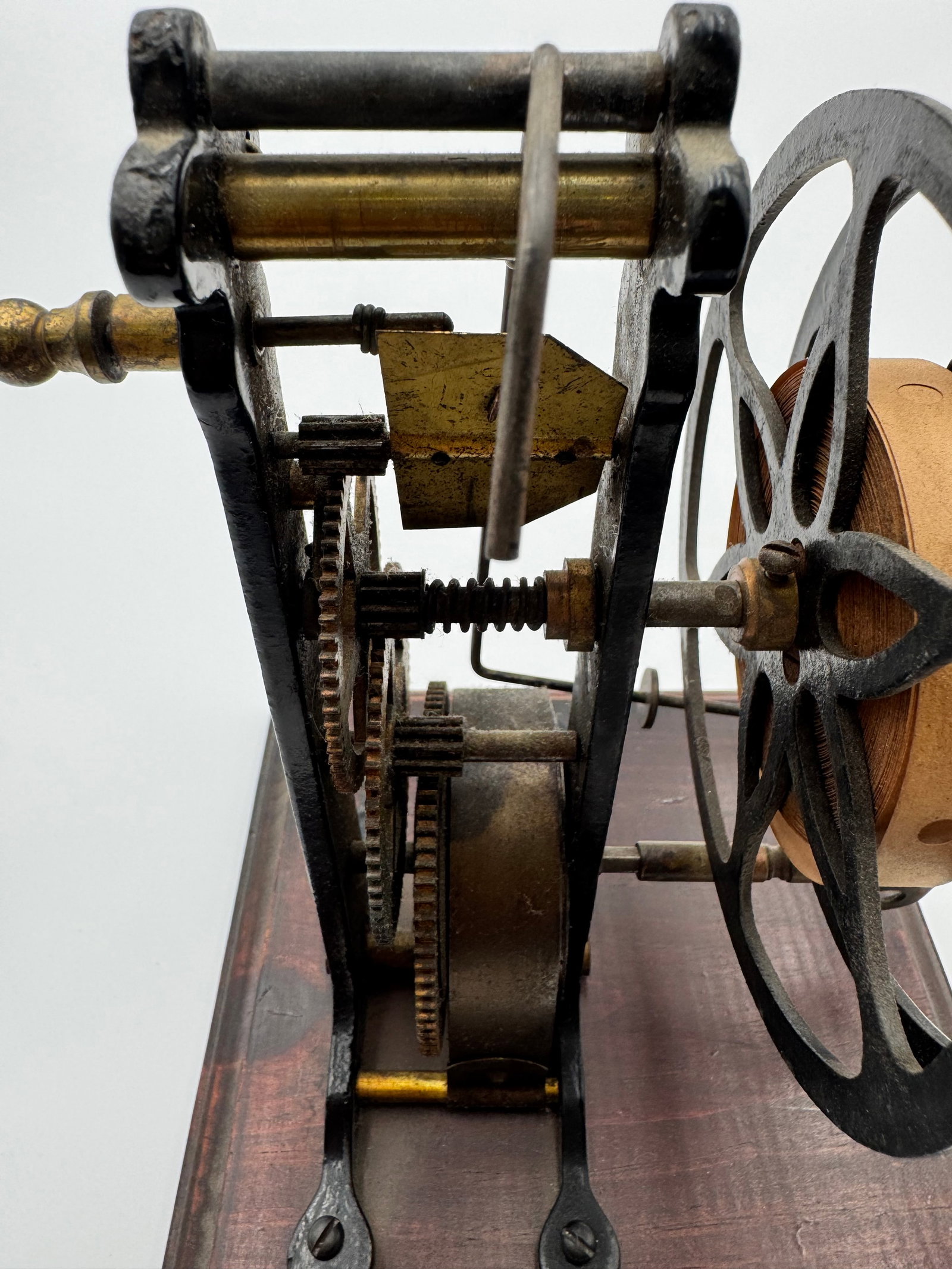 Antique Clockwork Scientific Demonstration Machine - 3