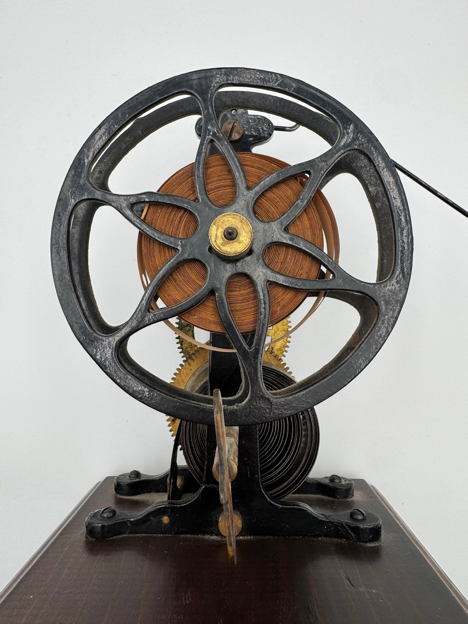 Antique Clockwork Scientific Demonstration Machine - 4
