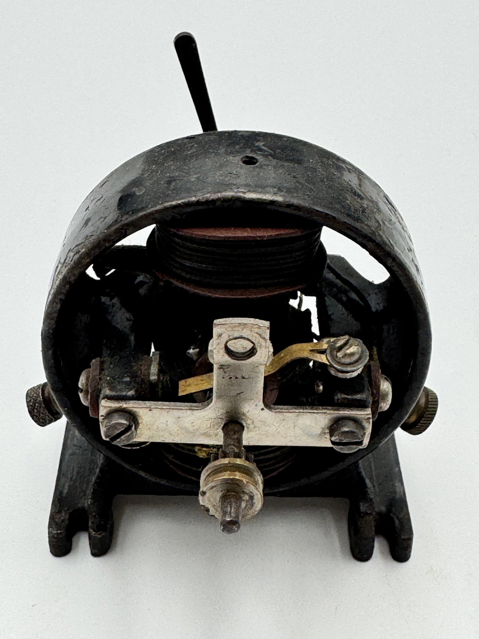 Antique Open Frame Electric Motor Dynamo Scientific Apparatus c1900: Original early 1900s open-frame electric motor/dynamo featuring exposed electromagnetic coils, cast iron frame, copper windings, and mechanical commutator assembly. A fascinating example of early elec