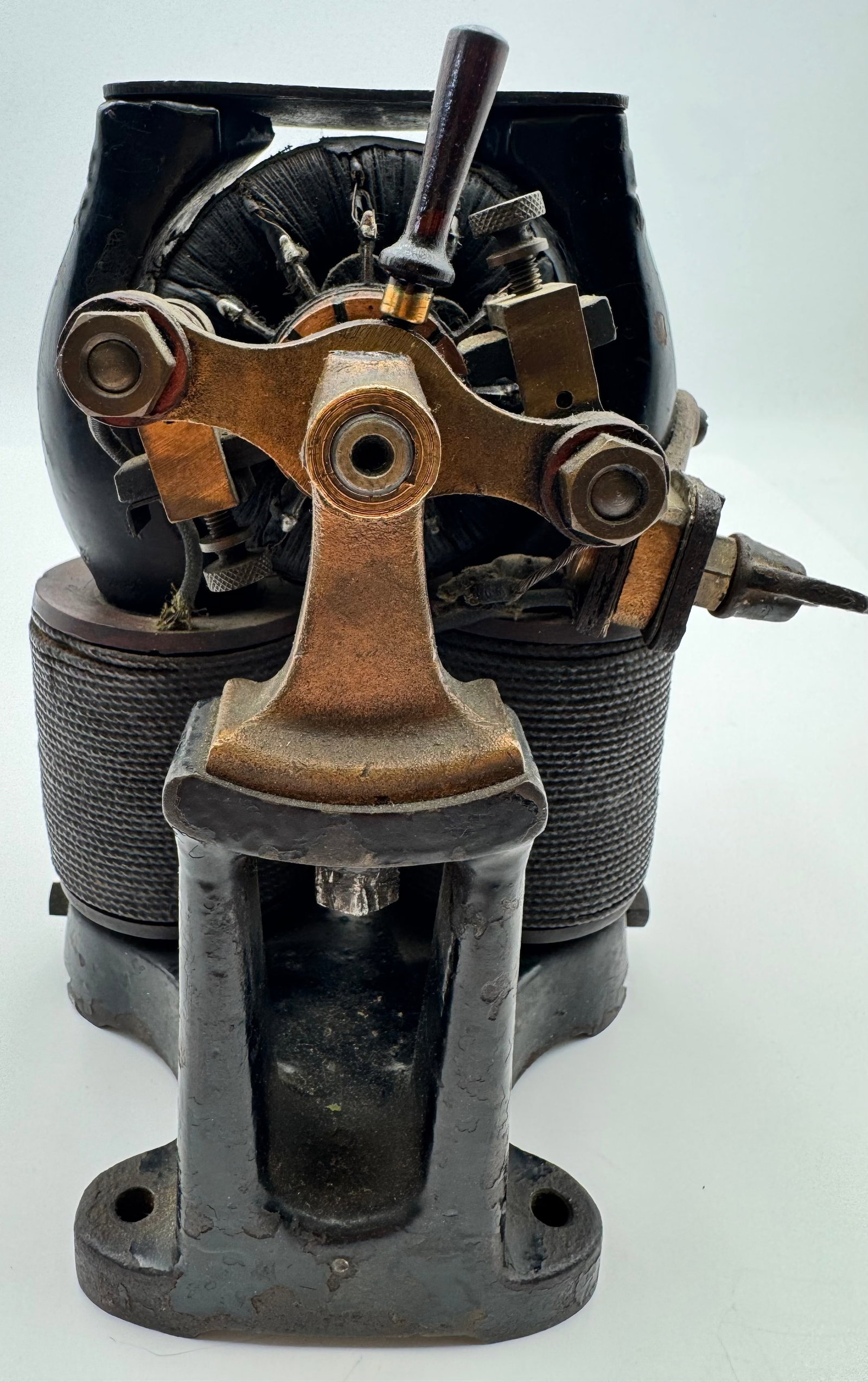 1/12 HP DC bipolar Crocker Wheeler Fan Motor: Rare antique Crocker-Wheeler electric fan motor manufactured in Ampere, New Jersey, featuring original brass maker’s plate with May 5, 1891 patent date. Early open-frame motor with exposed commutato