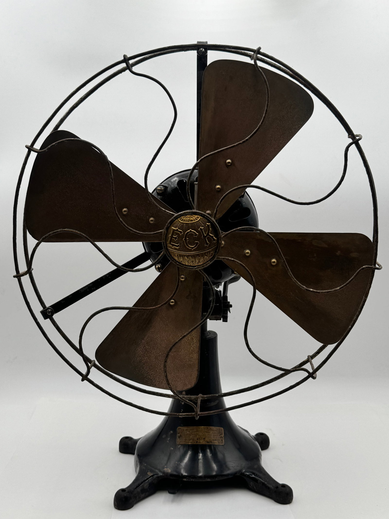 Eck 16” Ming Blade Stationary Fan: Eck 16” Ming Blade Stationary Fan See pictures for conditions