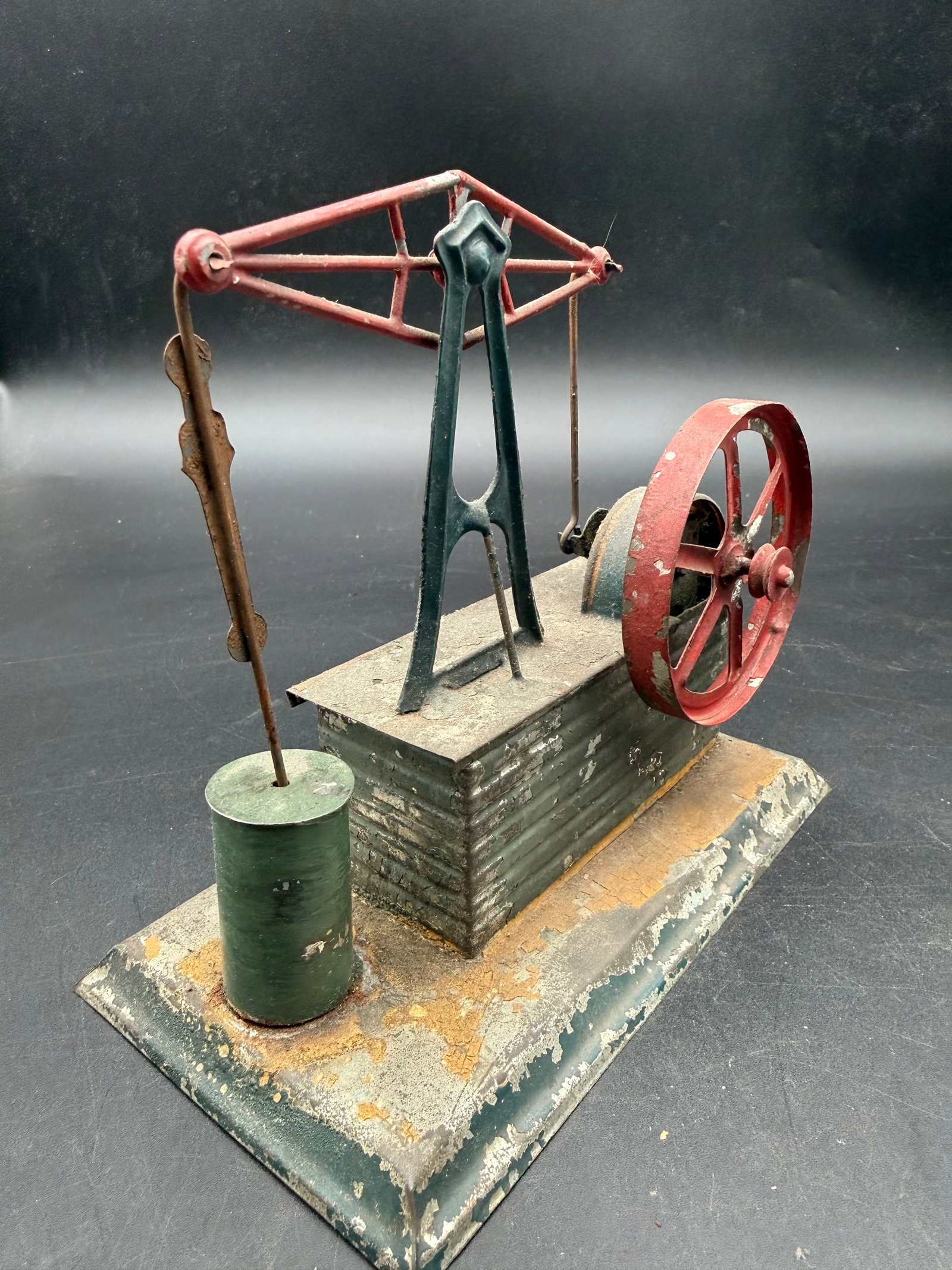 TOY MODEL STEAM ENGINE - 2