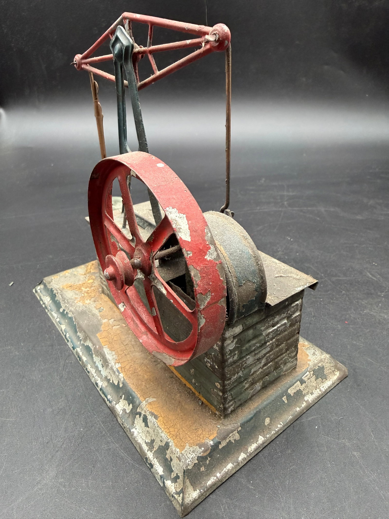 TOY MODEL STEAM ENGINE - 4