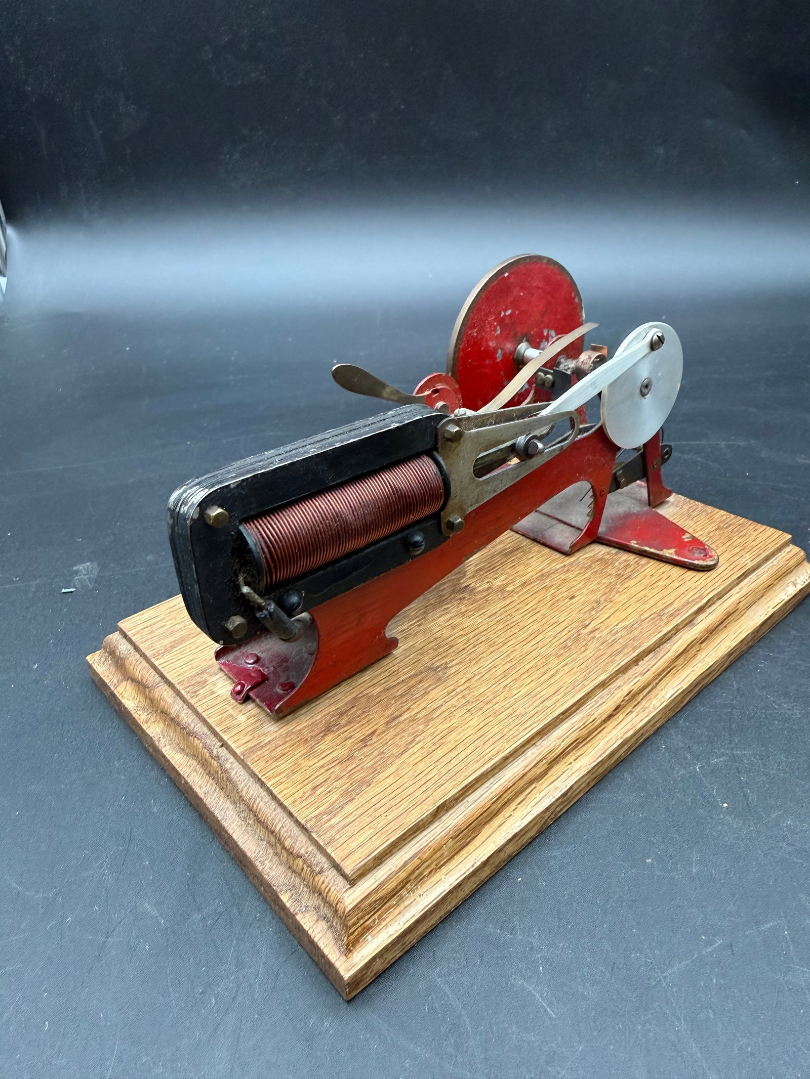 ANTIQUE ELECTROMAGNETIC ENGINE TOY - 2