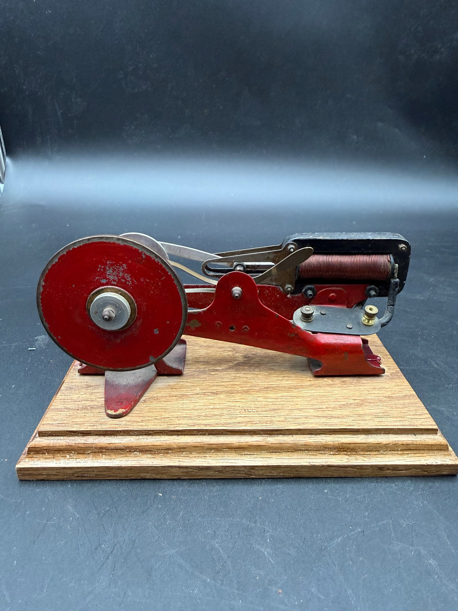 ANTIQUE ELECTROMAGNETIC ENGINE TOY - 4