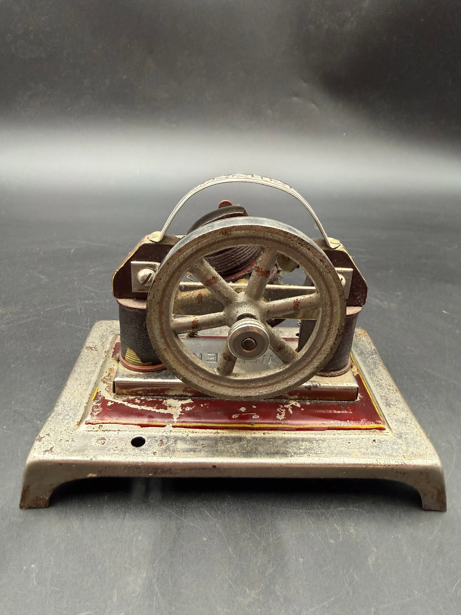 Antique Weeden No. 101 Motor: Flywheel is 2 1/2" in diameter, base is 6" X 4", motor is about 4" high