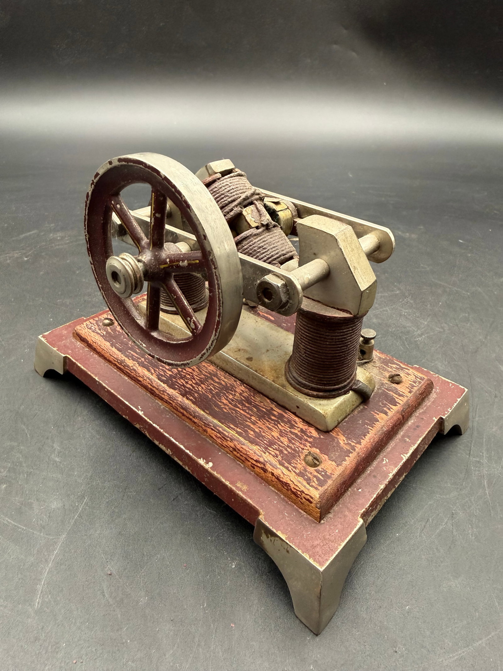 Antique Weeden No. 1 Motor Wood Base (1 of 8)