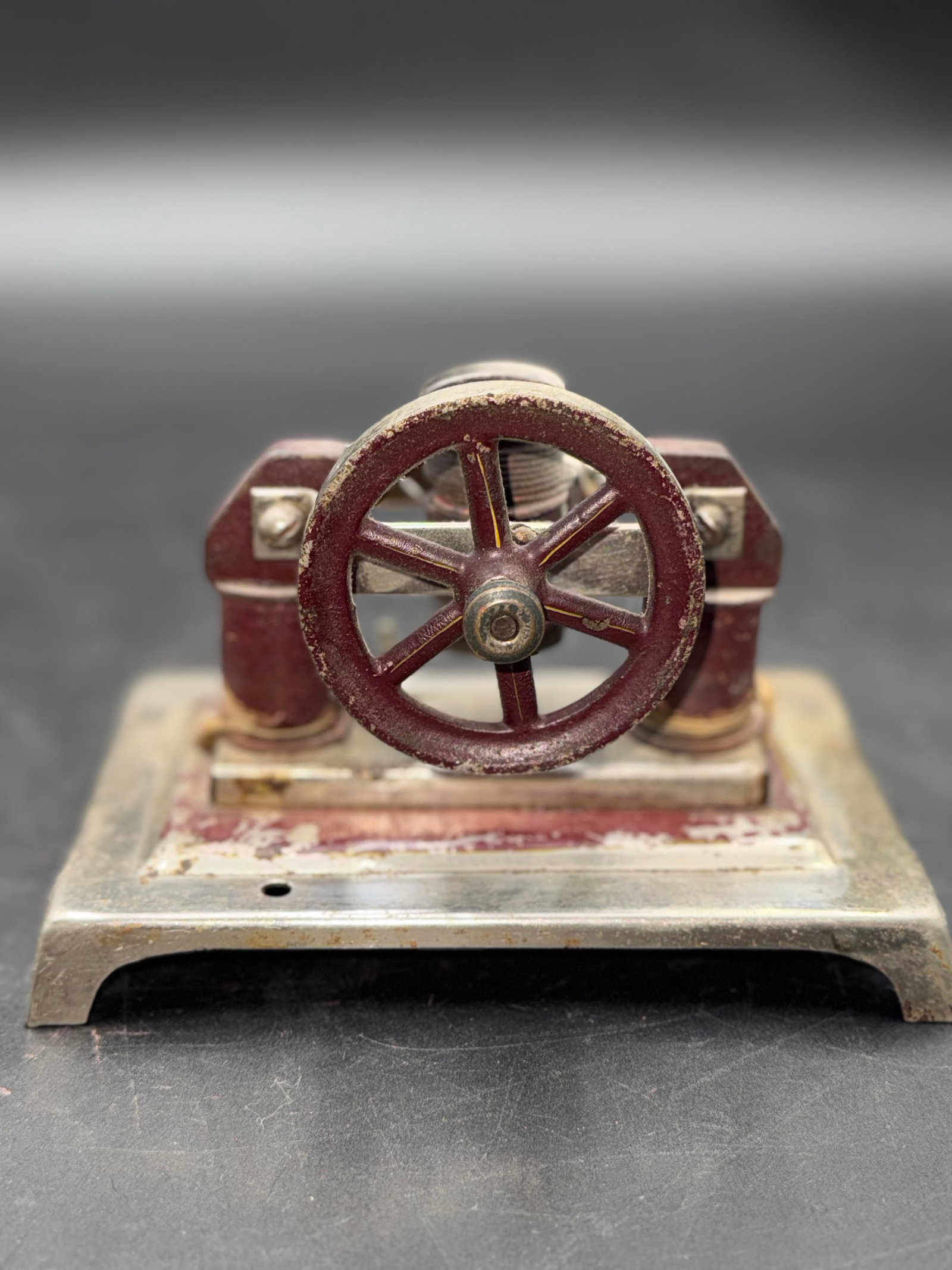 Antique Weeden No. 101 Motor: Flywheel is 2 1/2" in diameter, base is 6" X 4", motor is about 4" high.
