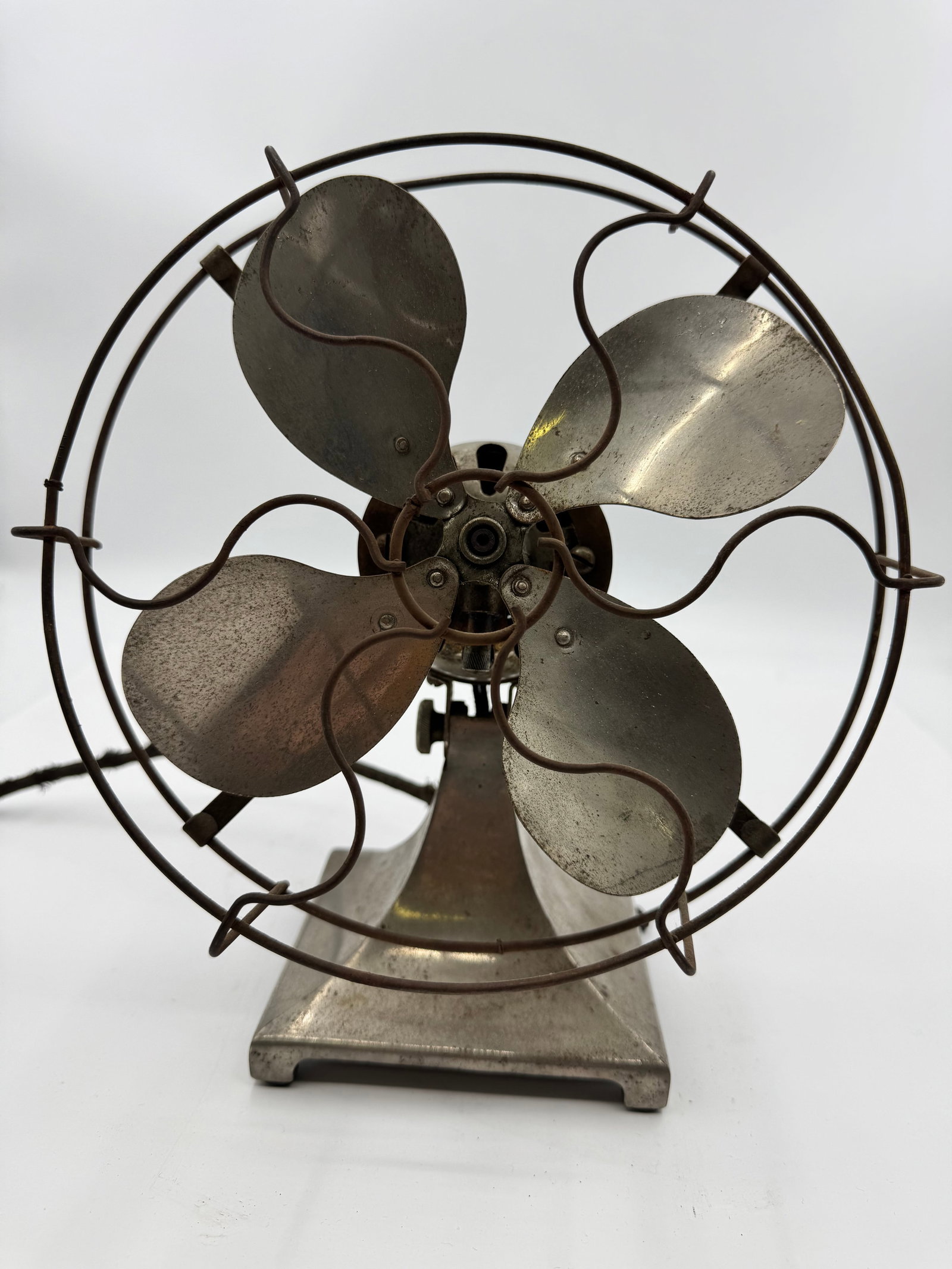 Vintage Hamilton Beach Mfg Co Racine WI Electric Desk Fan 115V AC/DC (1 of 11)