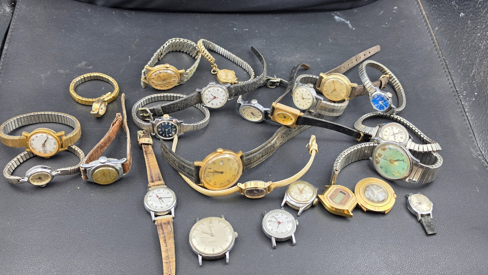 Vintage Timex Watch Lot 20+ Pieces — Mechanical, Quartz & LCD, Ladies & Men's c. 1950s–1980s (1 of 7)