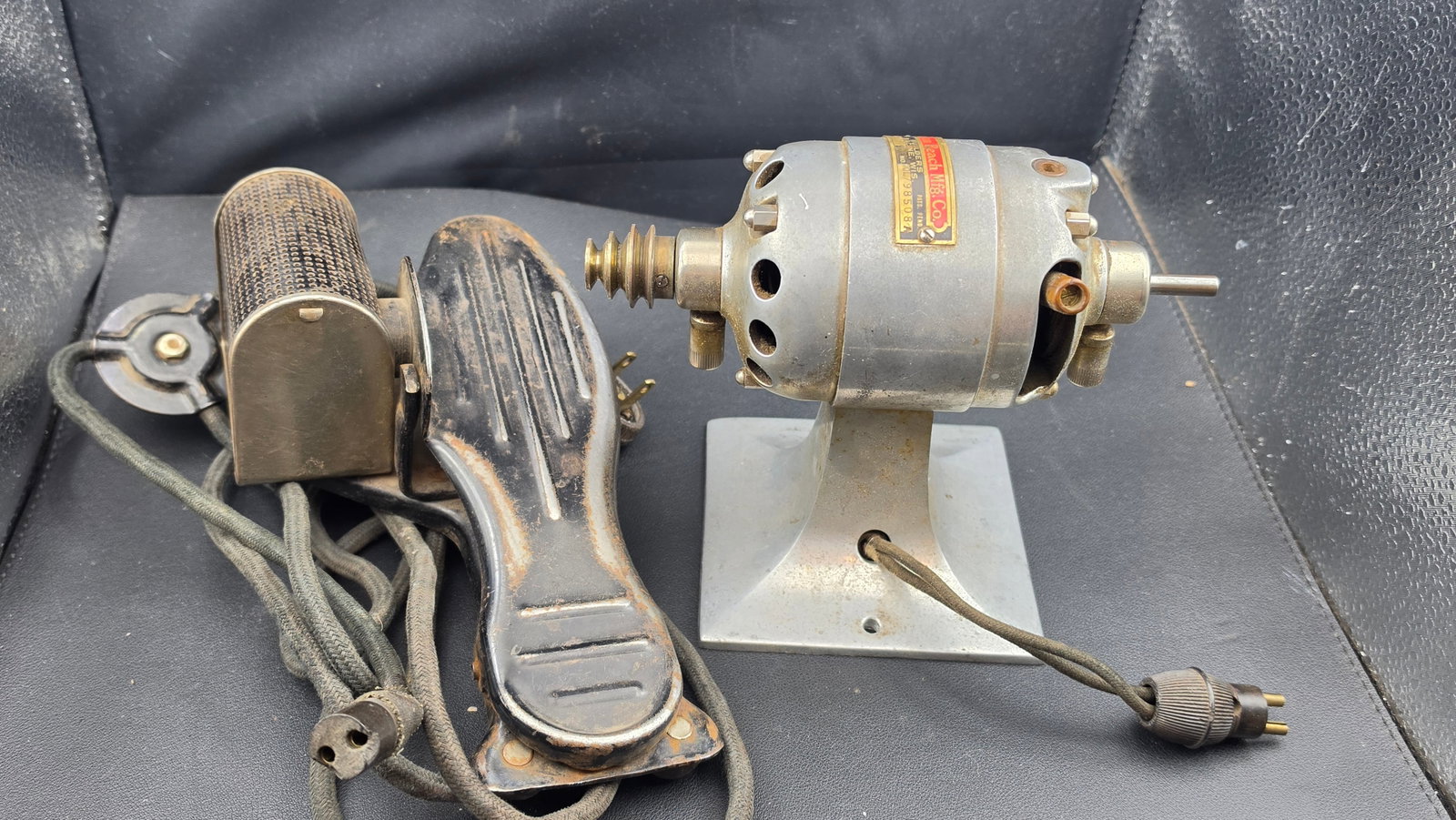 Vintage Hamilton Beach Mfg. Co. Watchmaker's Lathe Bench Motor & Foot Speed Controller Tested Workin (1 of 10)