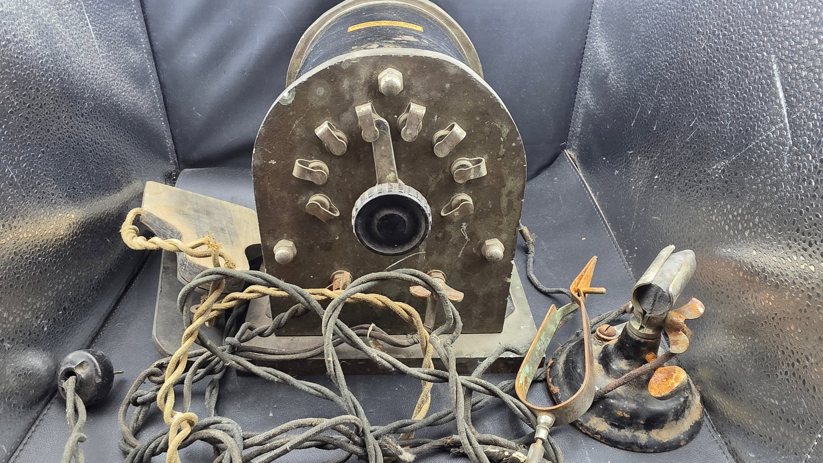 Antique Early Electric Arc Welder Assembly McIntosh Electrical Corporation Chicago 110V ca. (1 of 8)