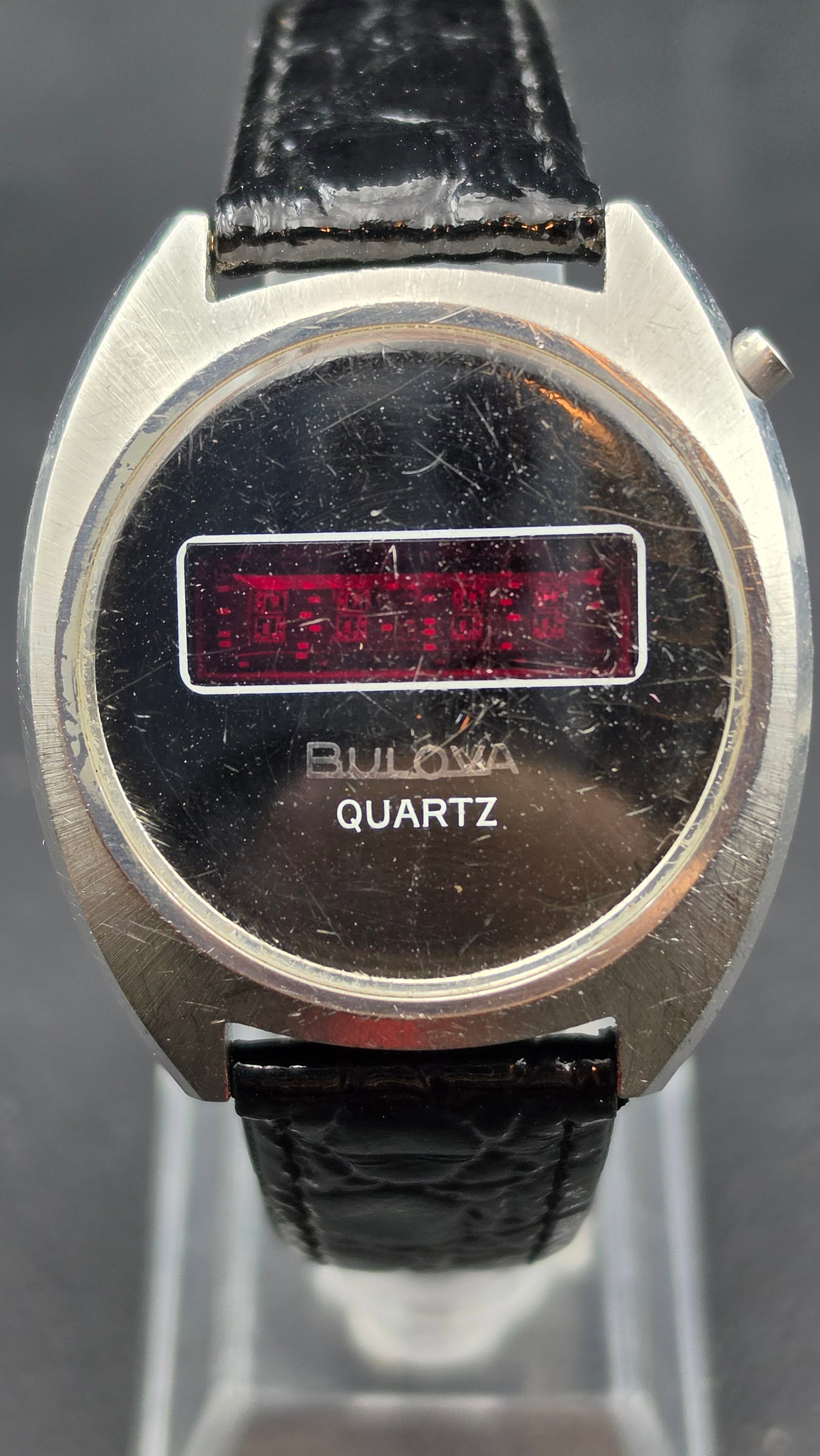 Bulova Quartz Red LED Digital Watch Stainless Steel Oval Case N7 Hong Kong c. 1977 (1 of 9)