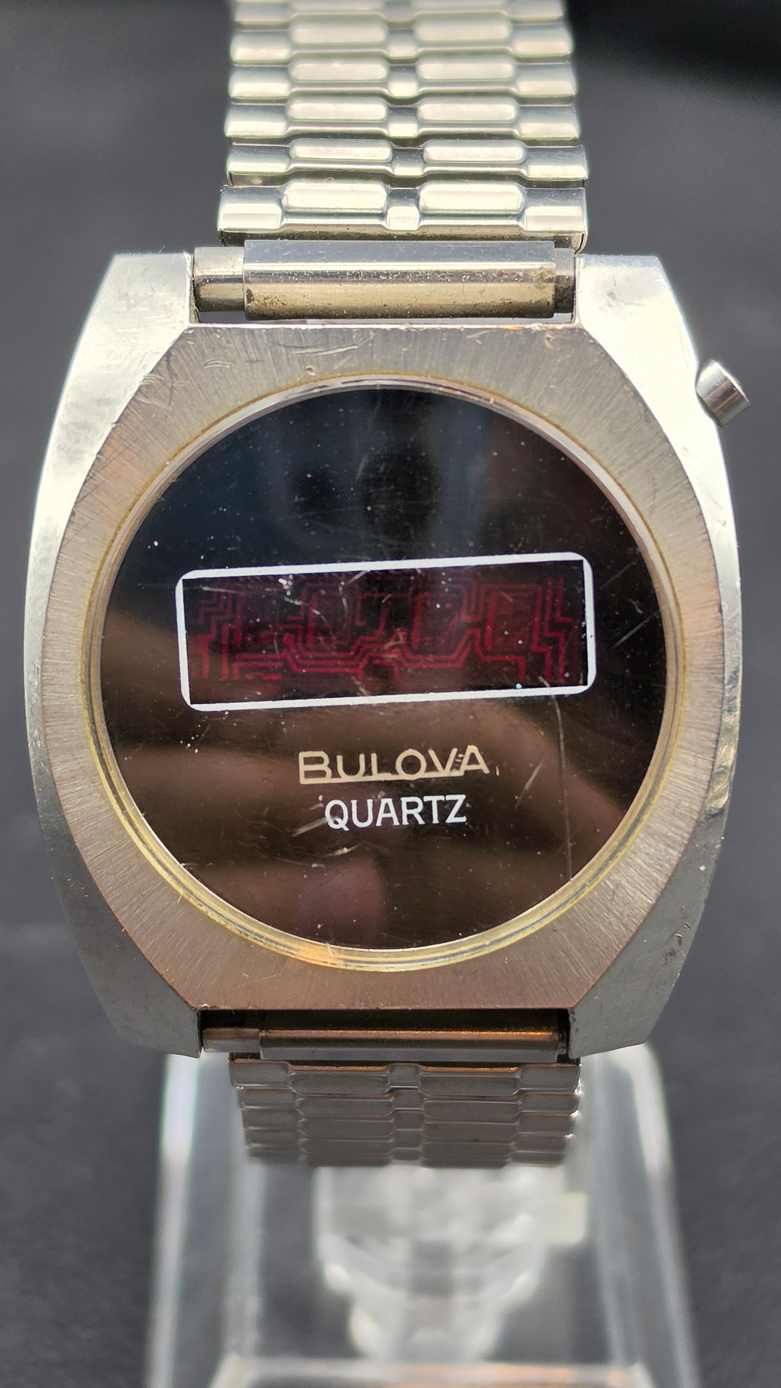 Bulova Quartz Red LED Digital Watch Stainless Steel Cushion Case N7 Hong Kong c. 1977 (1 of 9)