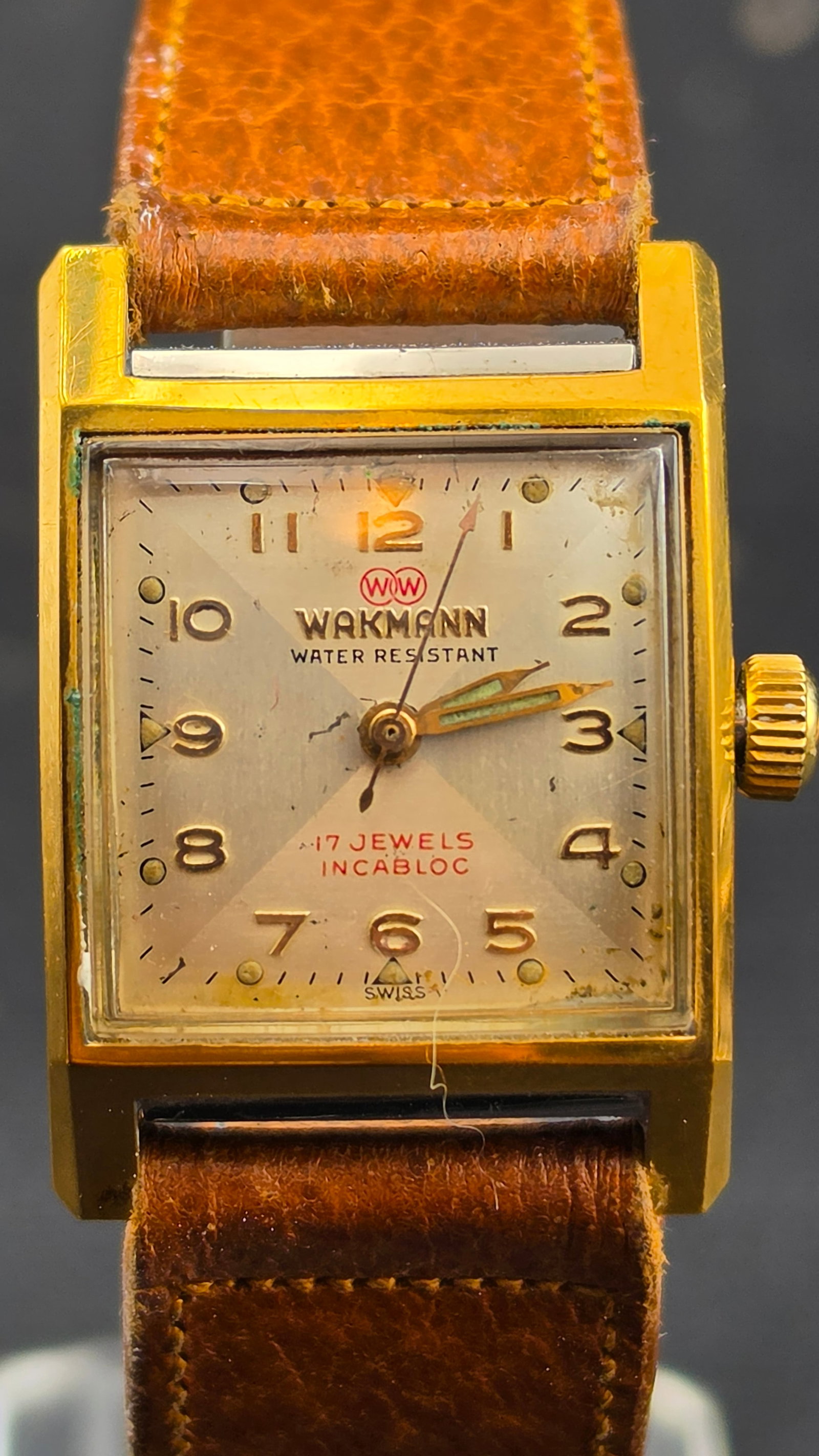 Vintage 1950s Wakmann Swiss 17 Jewel Incabloc Water Resistant Tank Dress Watch Gold Tone 23mm (1 of 9)