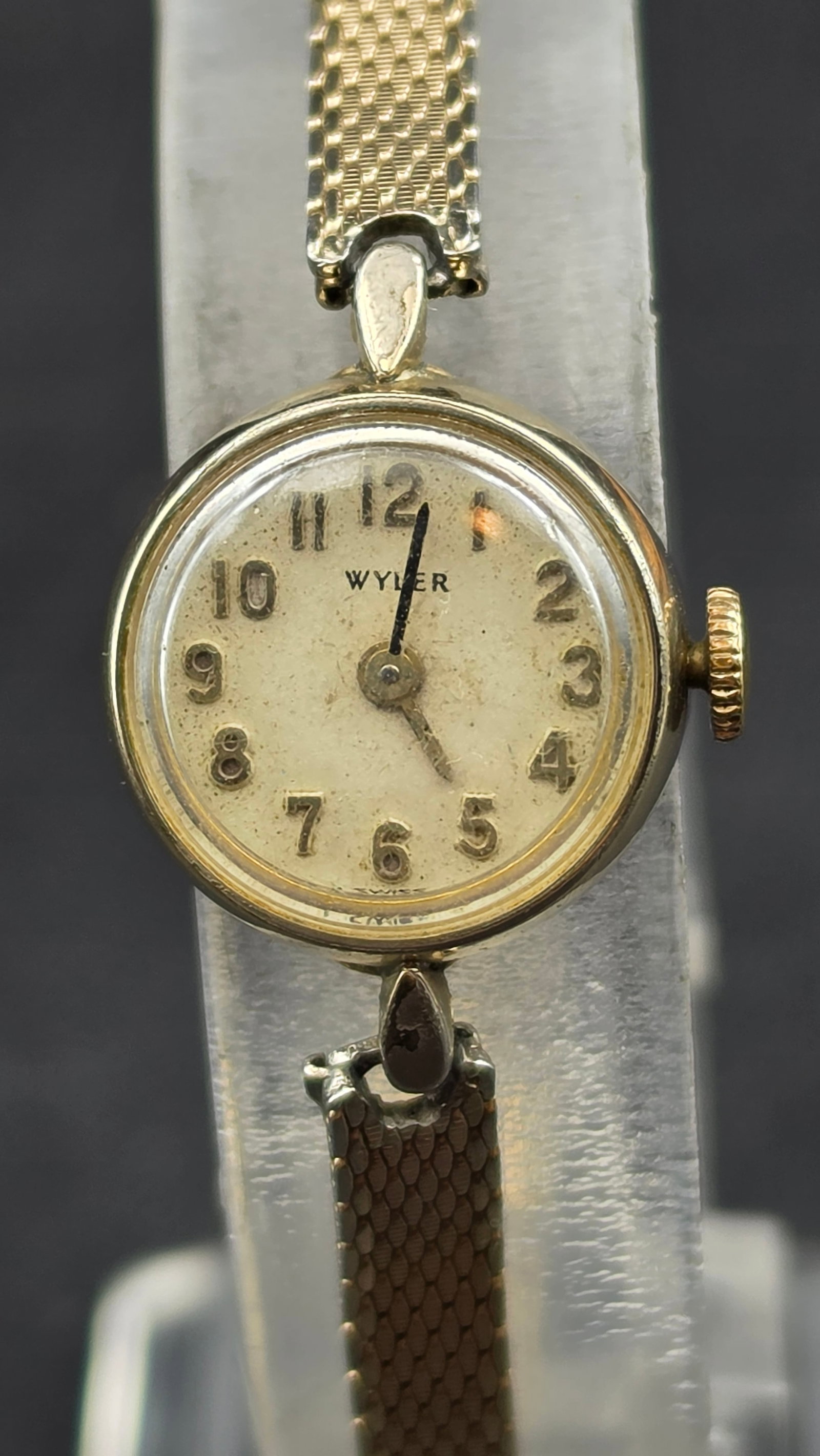 1950s Wyler Incaflex Ladies 17 Jewel Manual Wind Dress Watch 5545 10K RGP Kestenmade Bracelet Runs: Up for sale is a vintage 1950s Wyler Incaflex ladies' dress watch, reference 5545, housing a Swiss 17-jewel manual-wind movement featuring the brand's legendary Incaflex shock-protected balance wheel 