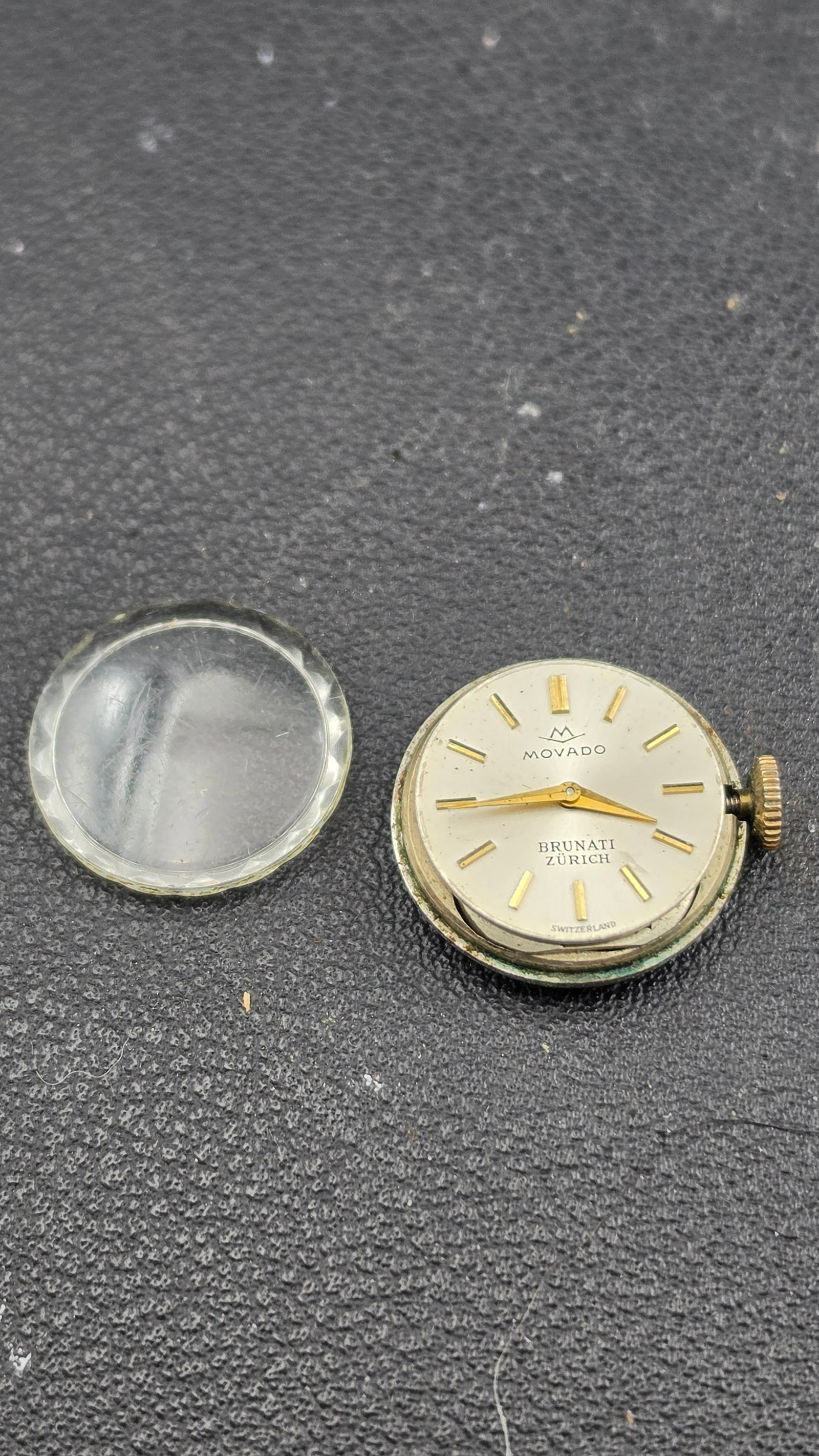 Vintage 1960s Movado Brunati Zurich Ladies Swiss Manual Wind Watch Movement 17J: Up for sale is a vintage circa 1960s Movado ladies watch movement and case, retailed by Brunati Zürich, a notable Swiss jeweler. The silver-toned dial is signed "Movado" with the crown logo at the to