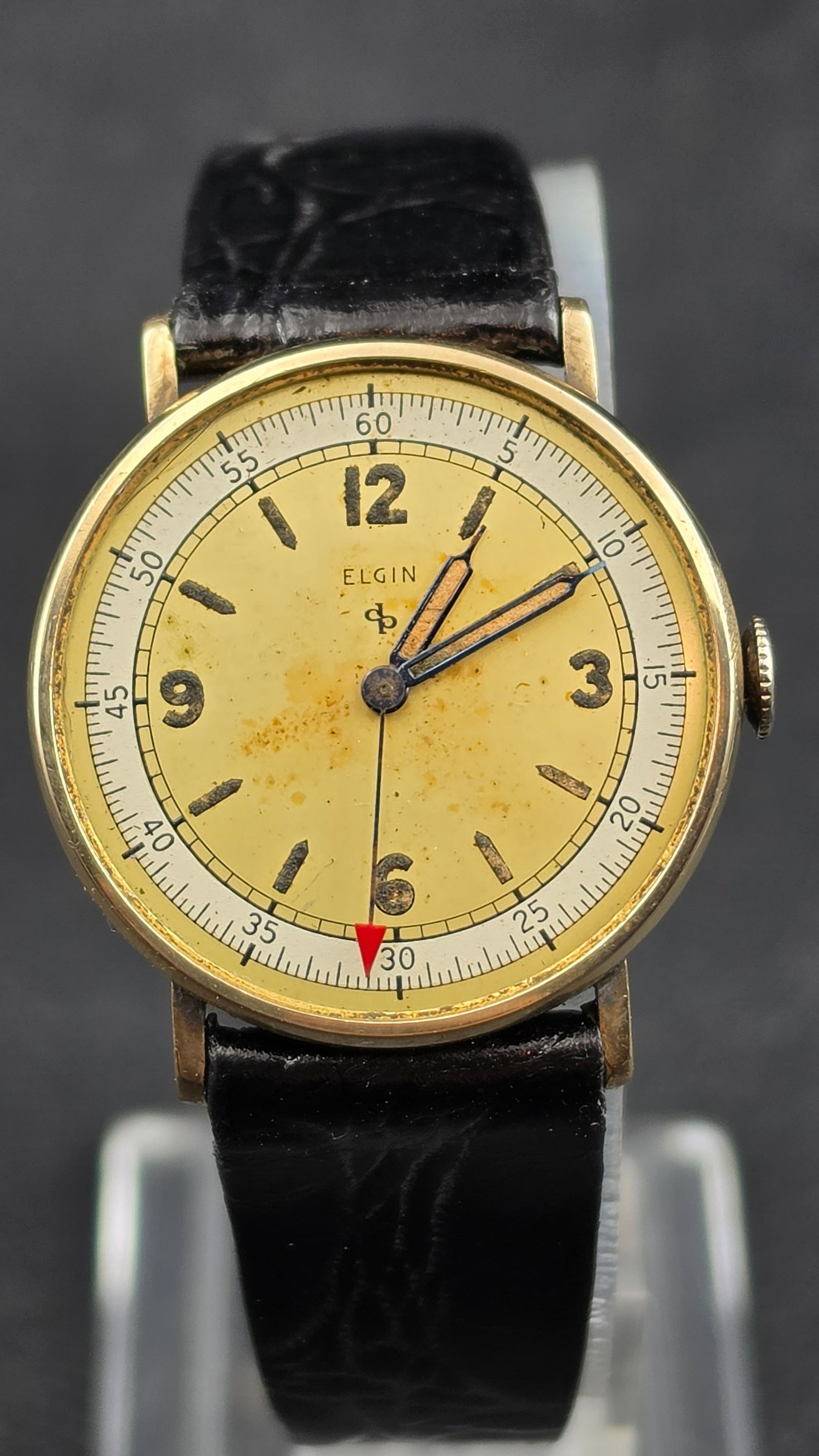 Vintage 1950s Elgin Grade 539 16J 10K Gold Filled Military Style Watch Red Sweep Pointer 29mm: Up for sale is a vintage circa 1950s Elgin men's wristwatch with a distinctive military-influenced dial layout. The champagne dial is signed "Elgin" with the Elgin logo and features bold Arabic numera