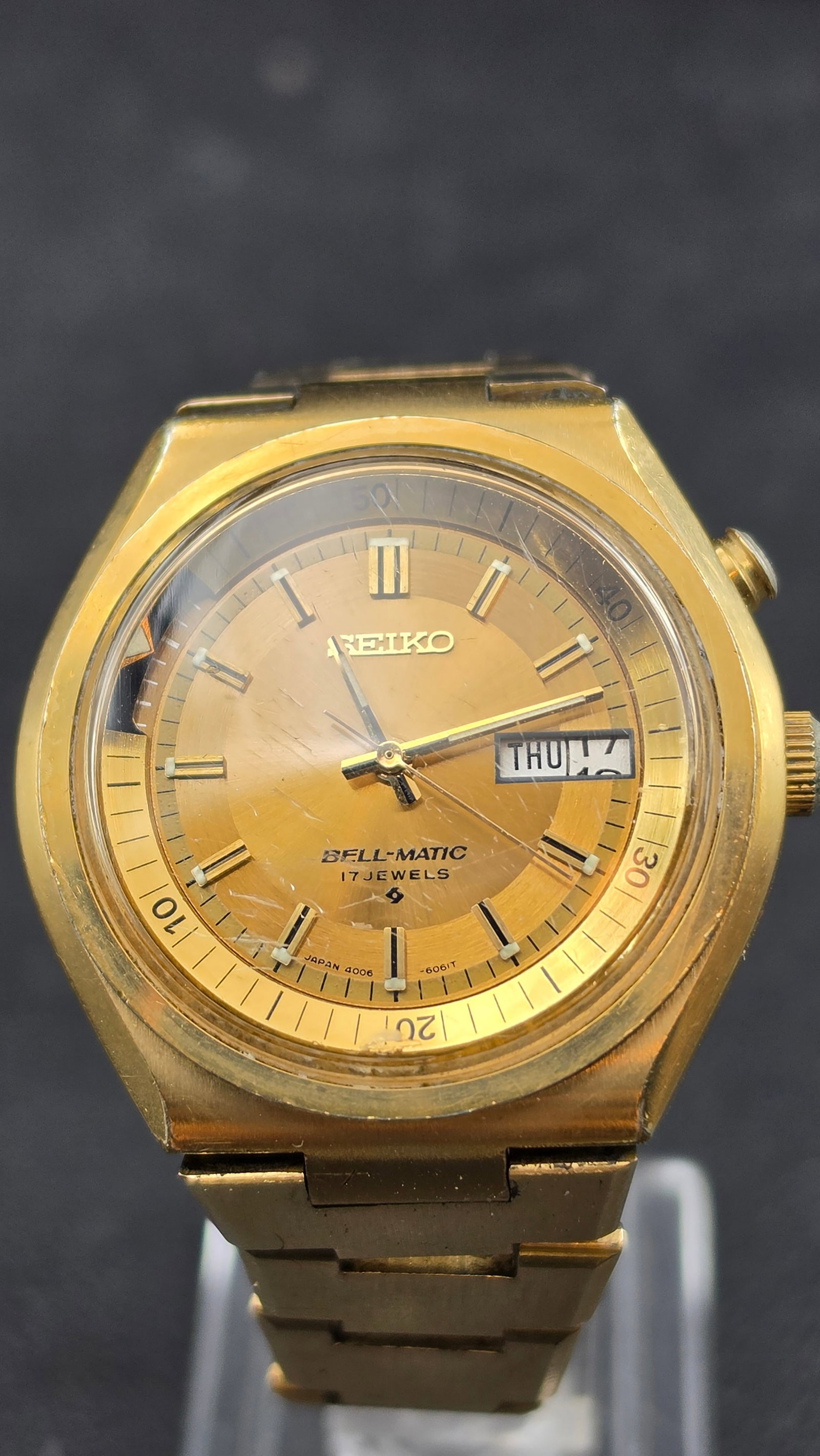 1977 Seiko Bell-Matic 4006-6040 17 Jewel Automatic Alarm Watch Gold Tone 39mm: Up for sale is a vintage October 1977 Seiko Bell-Matic men's automatic alarm watch, reference 4006-6040. The case back is stamped "Seiko, Water Resistant, Japan A, SGP Back St. Steel" with serial numb