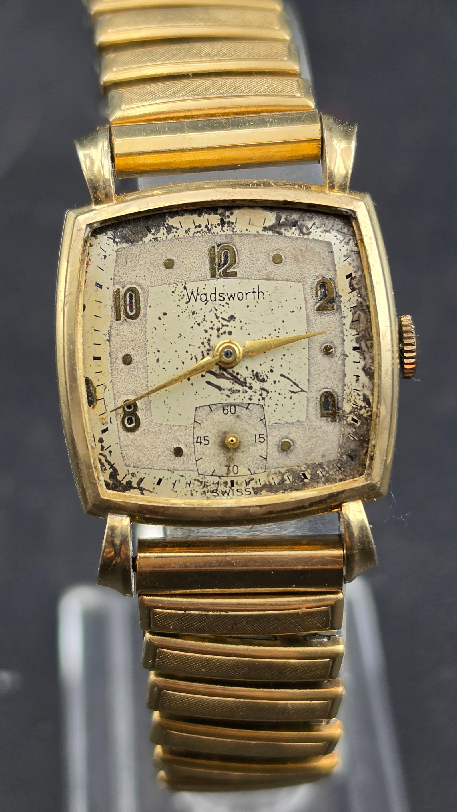 1950s Wadsworth Swiss 17 Jewel Cushion Watch AS 1123 10K RGP Bezel Runs: Up for sale is a vintage 1950s Wadsworth men's cushion-case dress watch. The inner case back is inscribed "Cased and Timed by Wadsworth U.S.A." — Wadsworth's signature hallmark as an Ohio-based case