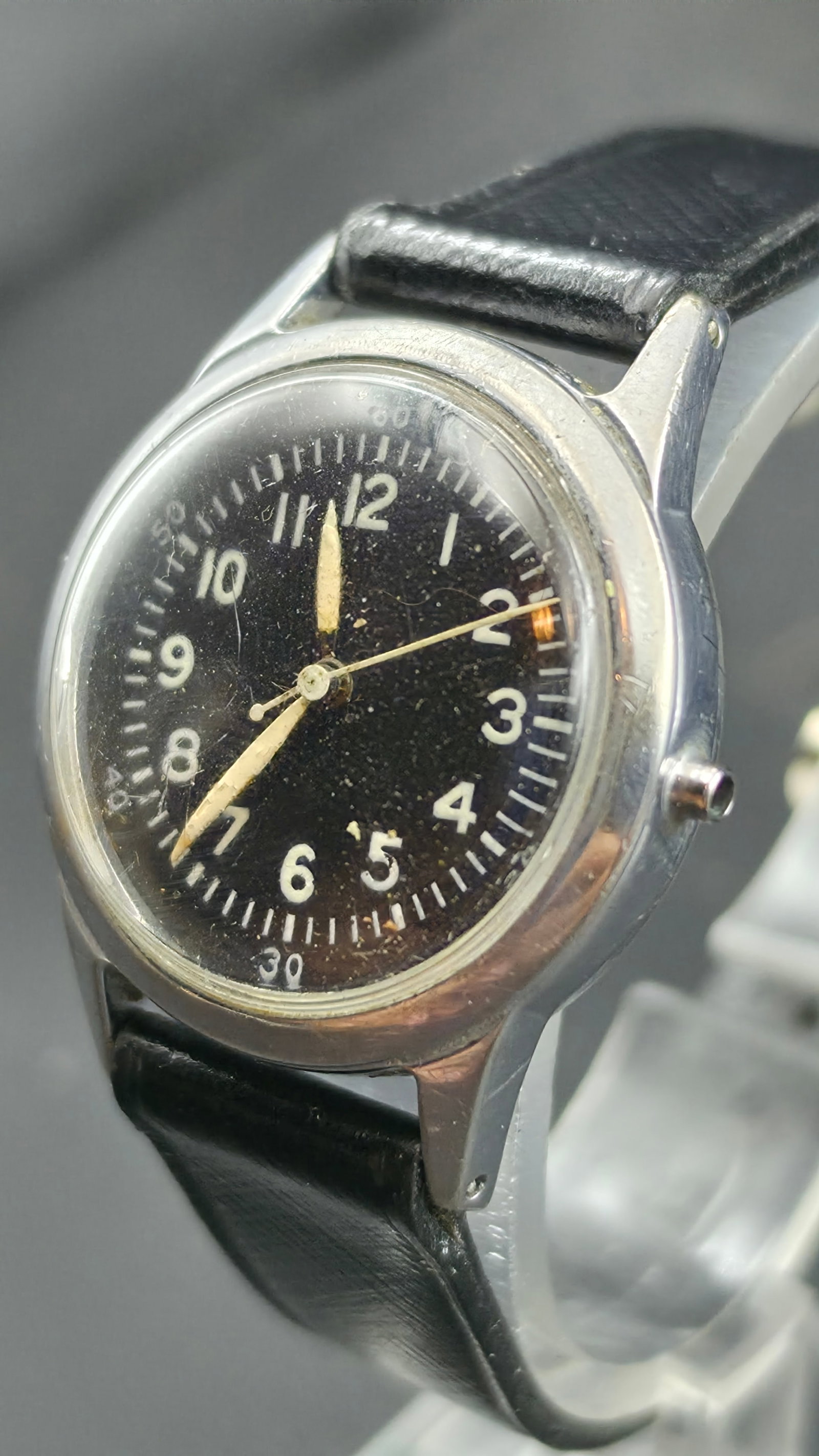 1942 Waltham Type A-11 WWII U.S. Army Air Forces Military Watch 31mm: Up for sale is a genuine 1942 Waltham Type A-11 U.S. Army Air Forces military issue wristwatch. The case back is fully engraved "Type A-11 / Spec. No. 94-27834 / Serial No. AF42-783 / Mfr's Ass'y Part