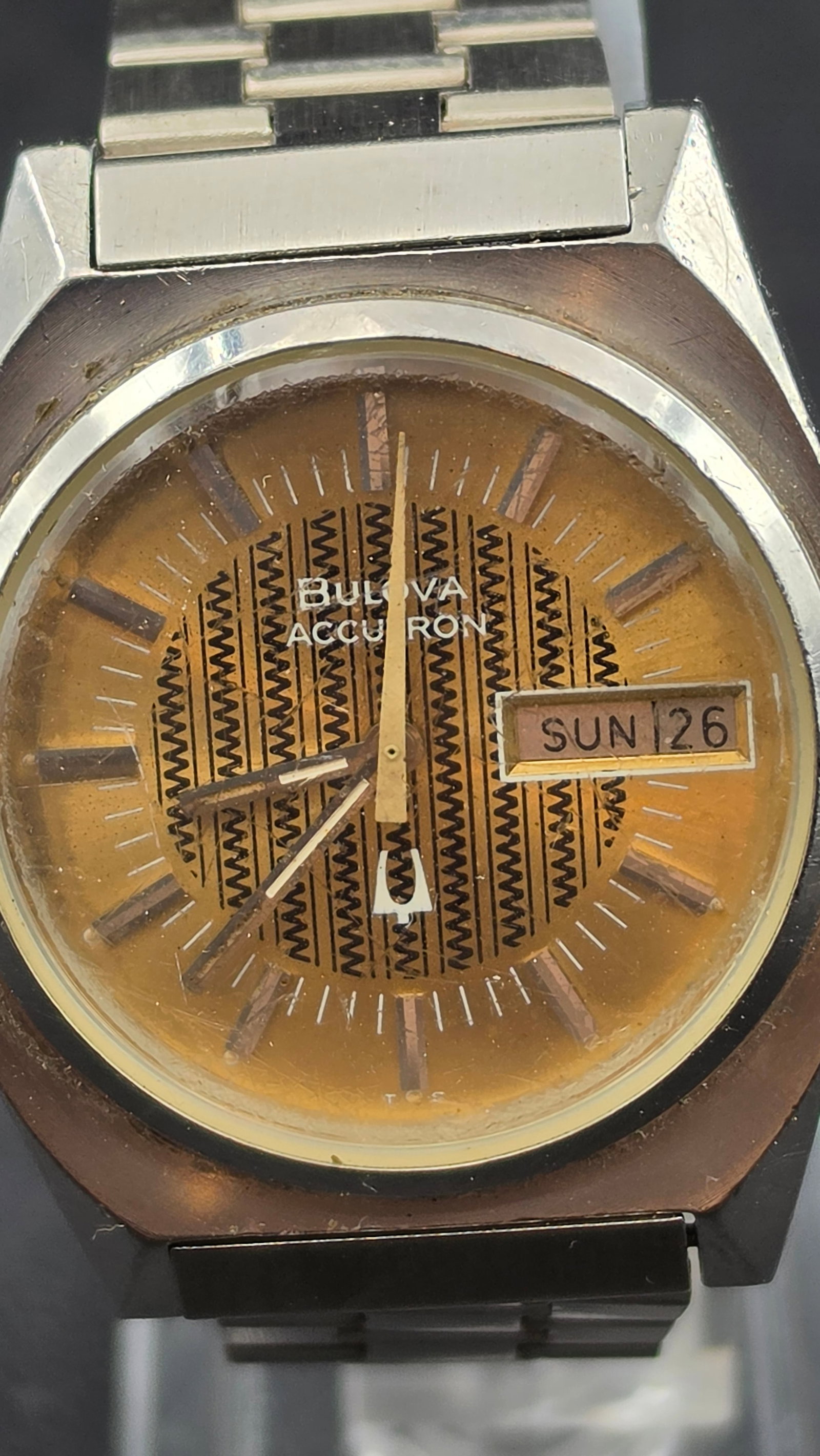 1976 Bulova Accutron 2182 Tuning Fork Day Date Amber Zigzag Dial SS Watch New Battery 36mm (1 of 10)