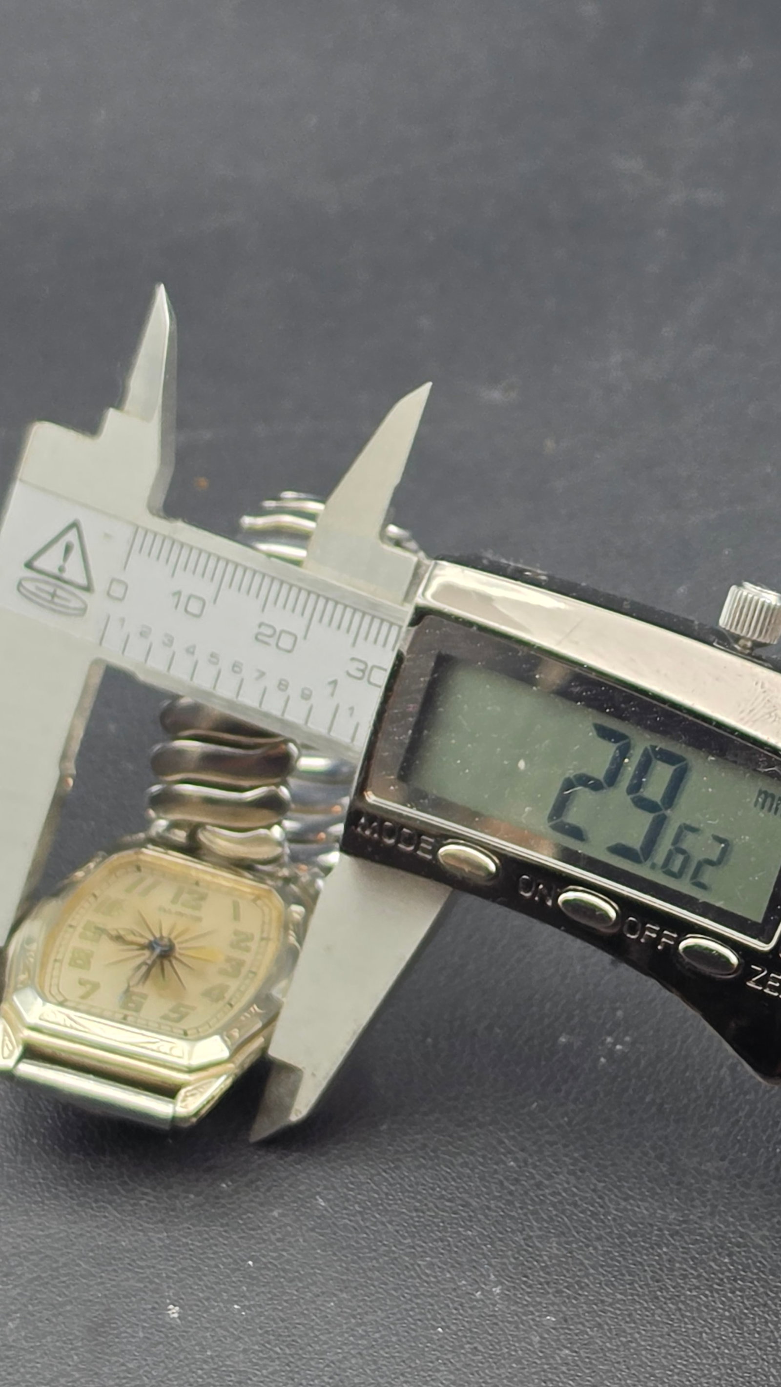 c.1929 Illinois Watch Co Solidarity 14K White Gold 6/0S Special Model No.152 21J Runs - 12