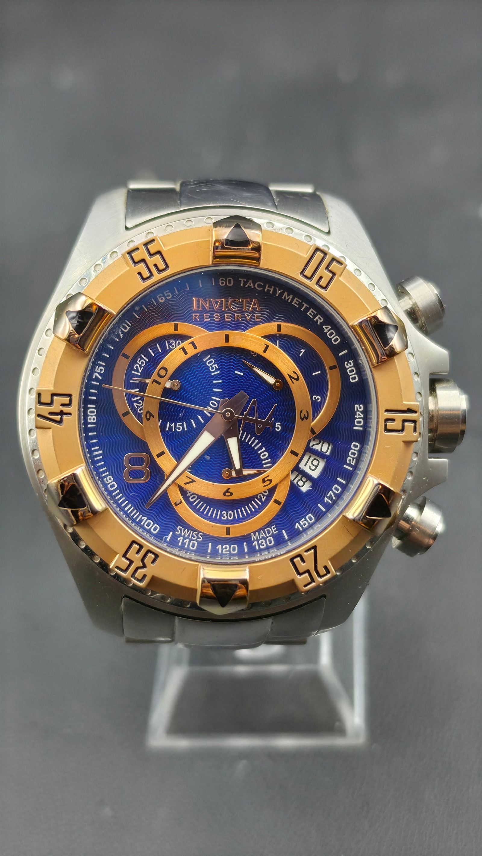 Invicta Reserve Excursion 10998 Swiss Made Chronograph Blue Dial Gold Bezel 56mm circa 2010s (1 of 10)