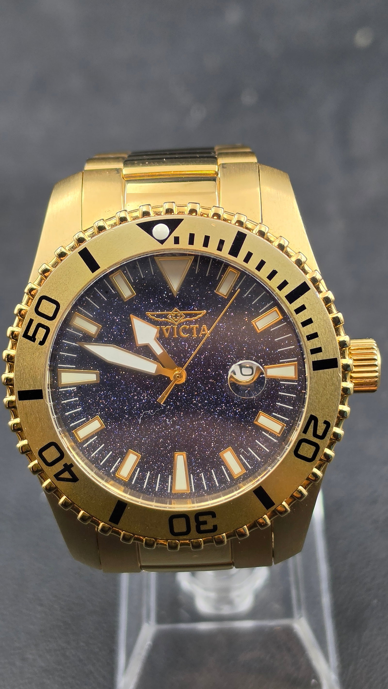 Invicta Pro Diver Model 0111 NOS 46mm Gold-Tone Aventurine Dial Tritnite Men's Watch (1 of 9)
