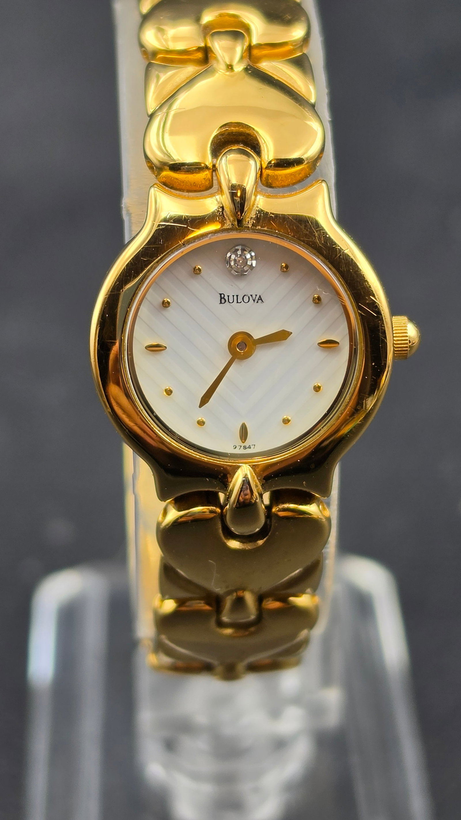 Bulova 97B47 Ladies Gold-Tone Quartz Watch Diamond Dial White MOP Bracelet Box c.2000 (1 of 10)