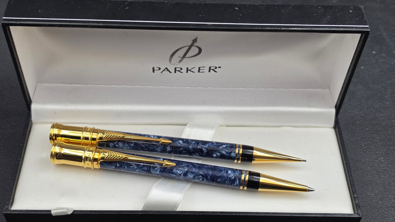 Parker Duofold Centennial Blue Pearl Ballpoint and Mechanical Pencil Set Made in USA Original Box ci: This is a complete Parker Duofold Centennial two-piece set comprising a ballpoint pen and a mechanical pencil, presented in the original Parker black leatherette gift box with white satin interior. Bo