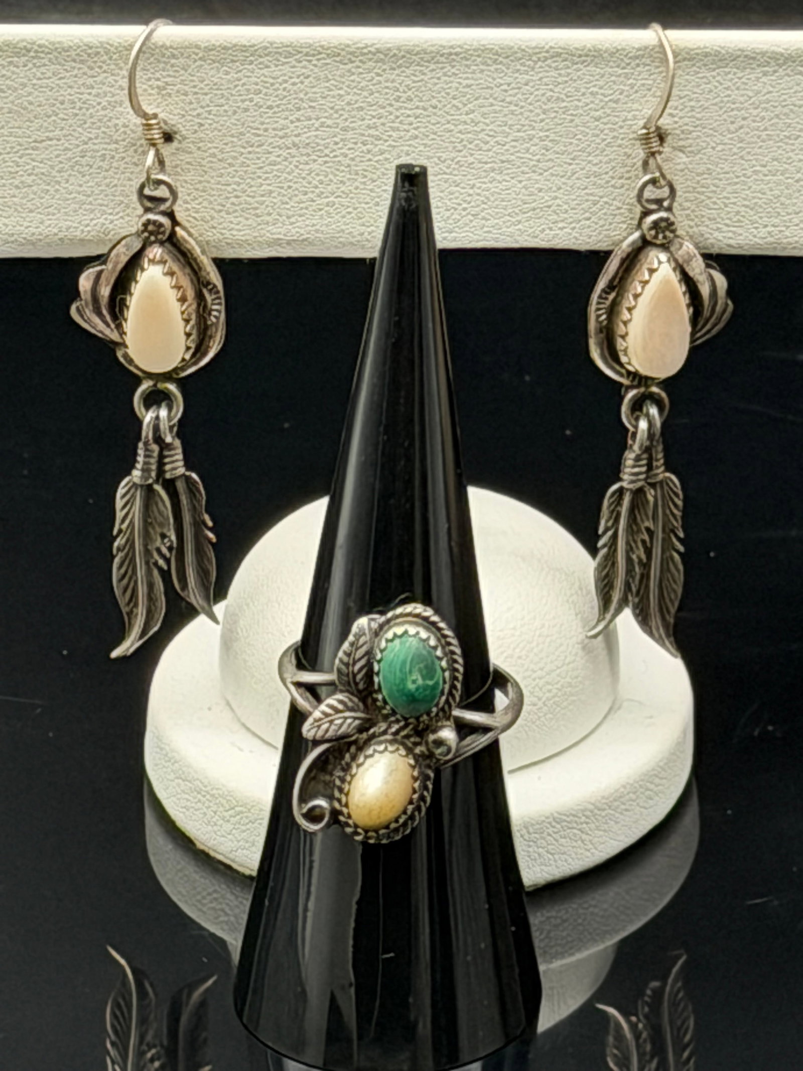 8g-Vintage Southwestern Sterling Silver Feather Earrings & Multi-Stone Ring Set: Beautiful vintage sterling silver jewelry set featuring a pair of dangle feather earrings accented with cream-colored stones and a matching floral-style ring set with green and cream cabochons. The ea