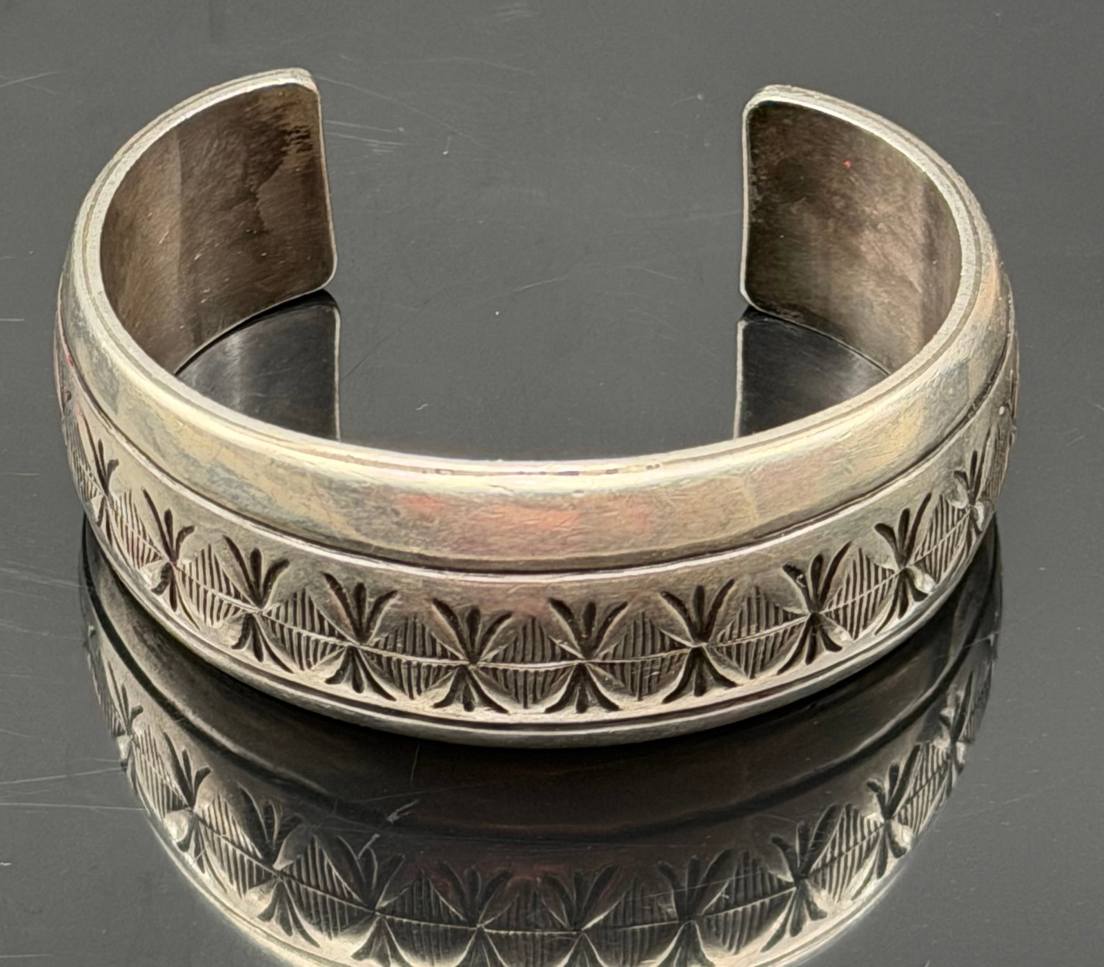 57g-Vintage Sterling Silver Hand Stamped Cuff (1 of 8)