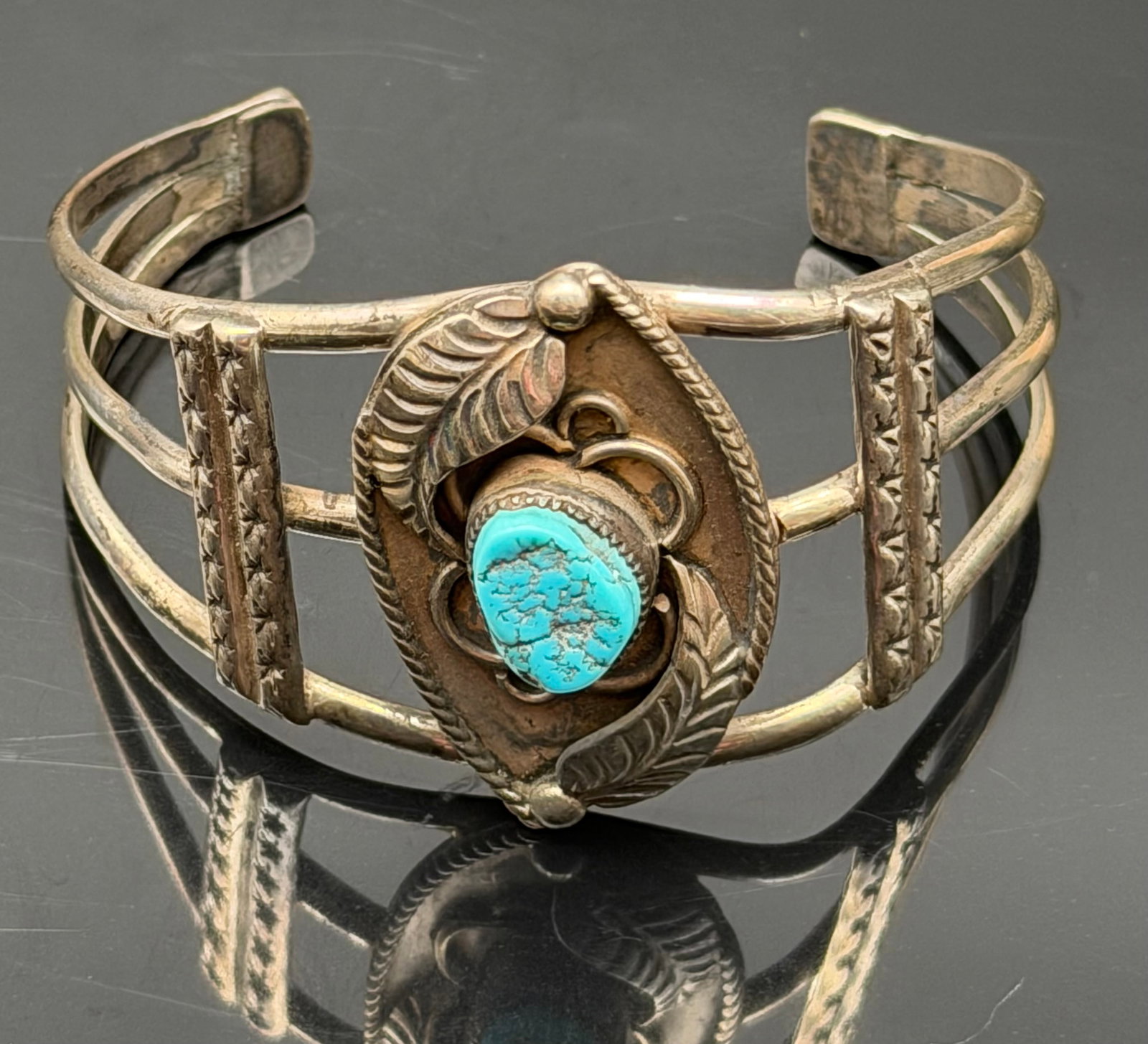 31g- Vintage Sterling Silver Turquoise Cuff Bracelet (1 of 7)