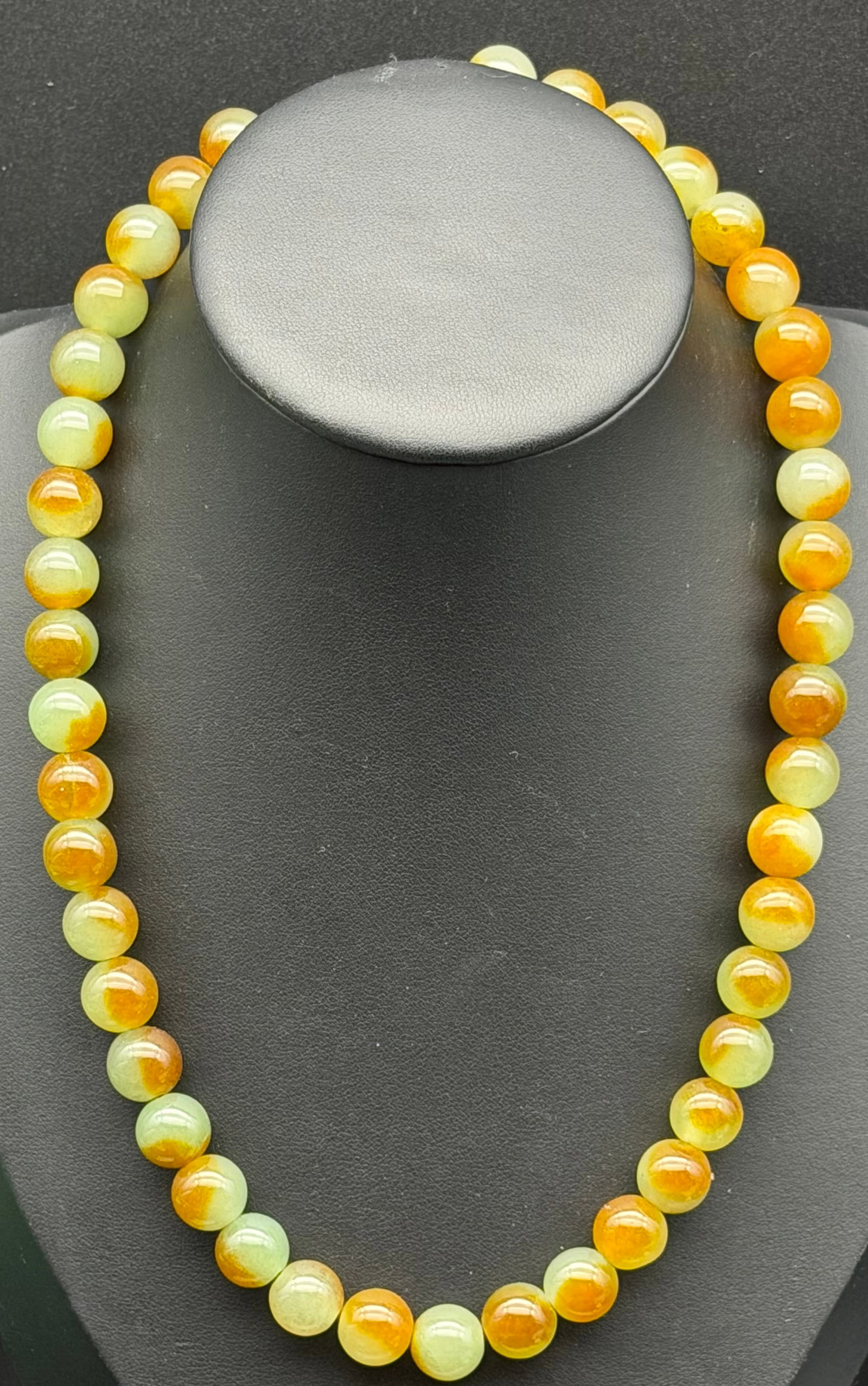 71g-Vintage Green & Honey Yellow Jadeite Jade Gemstone Bead Necklace: Beautiful vintage gemstone bead necklace featuring polished round beads with striking green and honey-yellow marbled coloration. The necklace displays a natural-looking blend of translucent and opaque